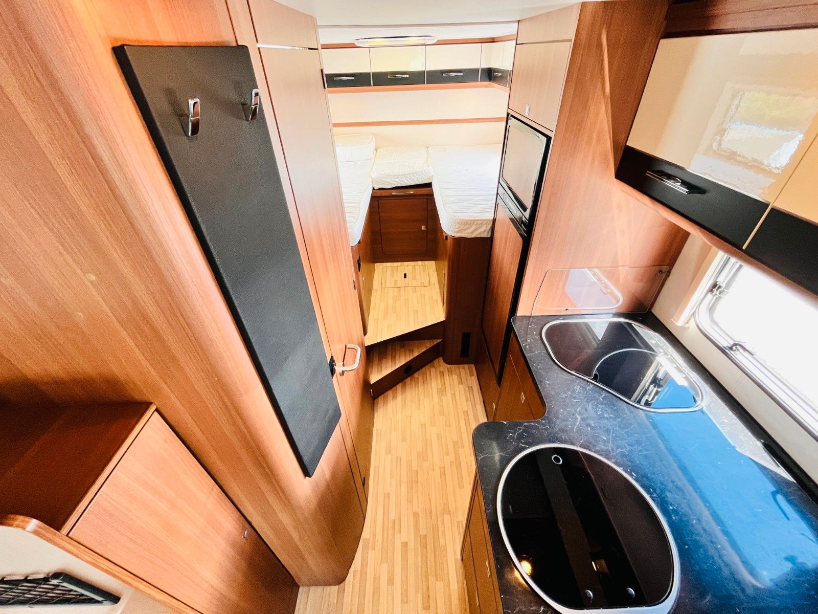 Fahrzeugabbildung LMC BREEZER A 714 G EINZELBETTEN ALKOVEN SOLAR