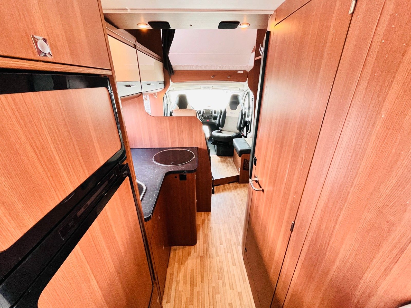 Fahrzeugabbildung LMC BREEZER A 714 G EINZELBETTEN ALKOVEN SOLAR