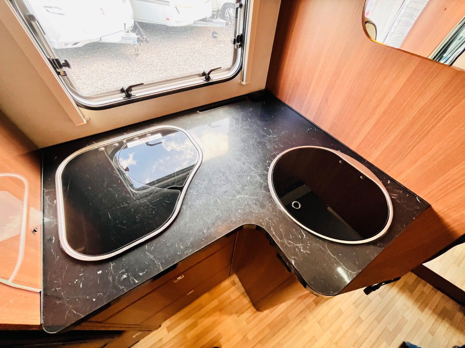 Fahrzeugabbildung LMC BREEZER A 714 G EINZELBETTEN ALKOVEN SOLAR