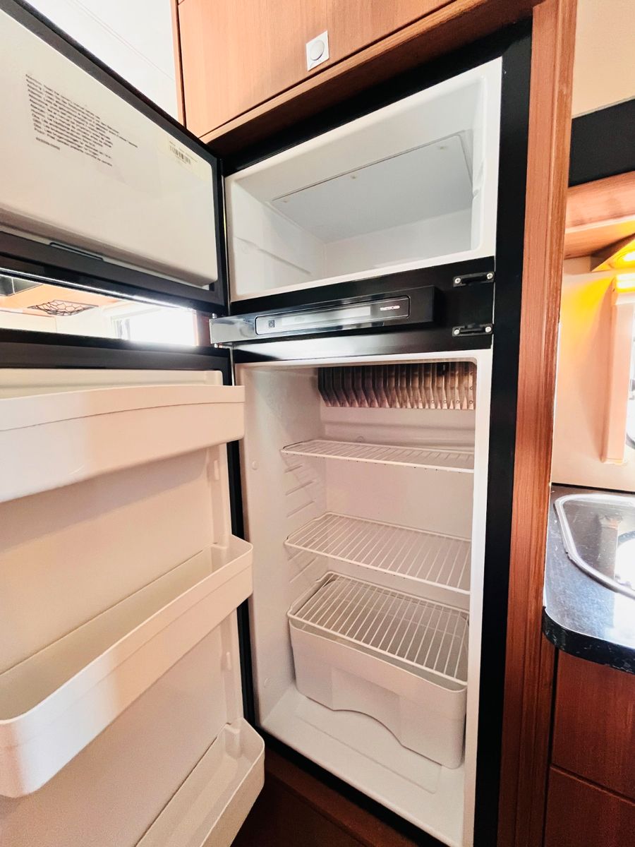 Fahrzeugabbildung LMC BREEZER A 714 G EINZELBETTEN ALKOVEN SOLAR