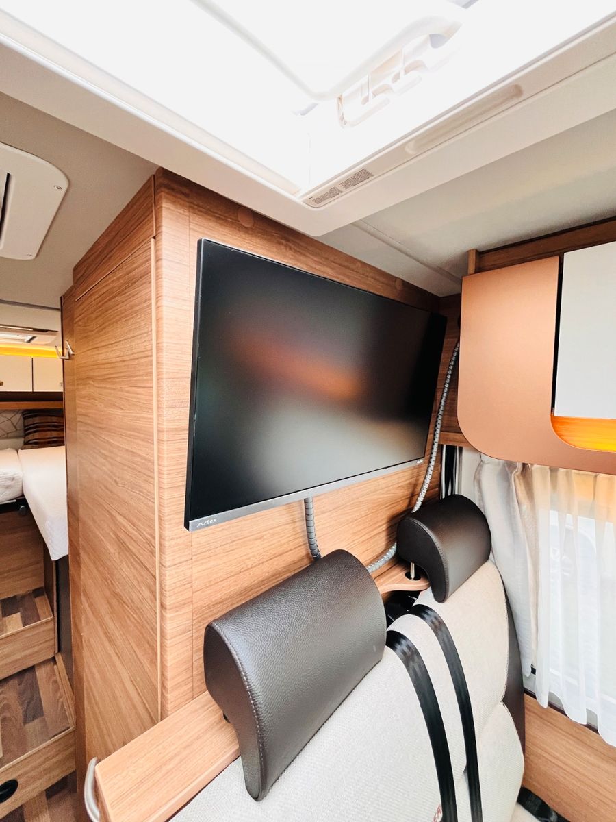 Fahrzeugabbildung Weinsberg CARACOMPACT 600 MEG EDITION PEPPER SAT TV SOLAR