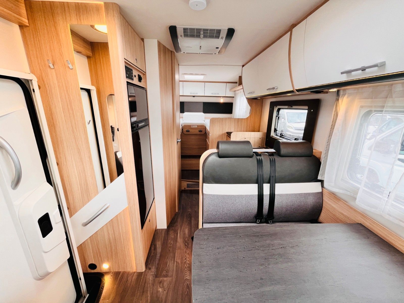 Fahrzeugabbildung Sunlight I 67 S EINZELBETTEN HUBBETT AUTOMATIK SAT KLIMA