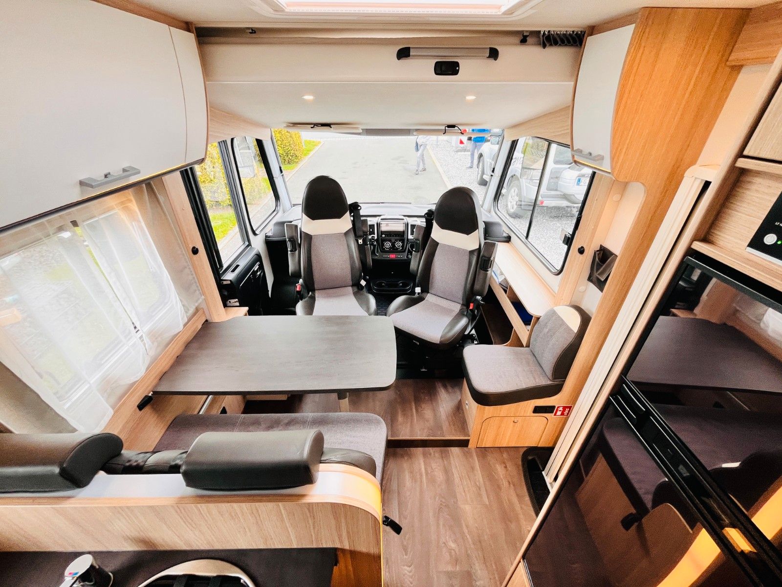 Fahrzeugabbildung Sunlight I 67 S EINZELBETTEN HUBBETT AUTOMATIK SAT KLIMA