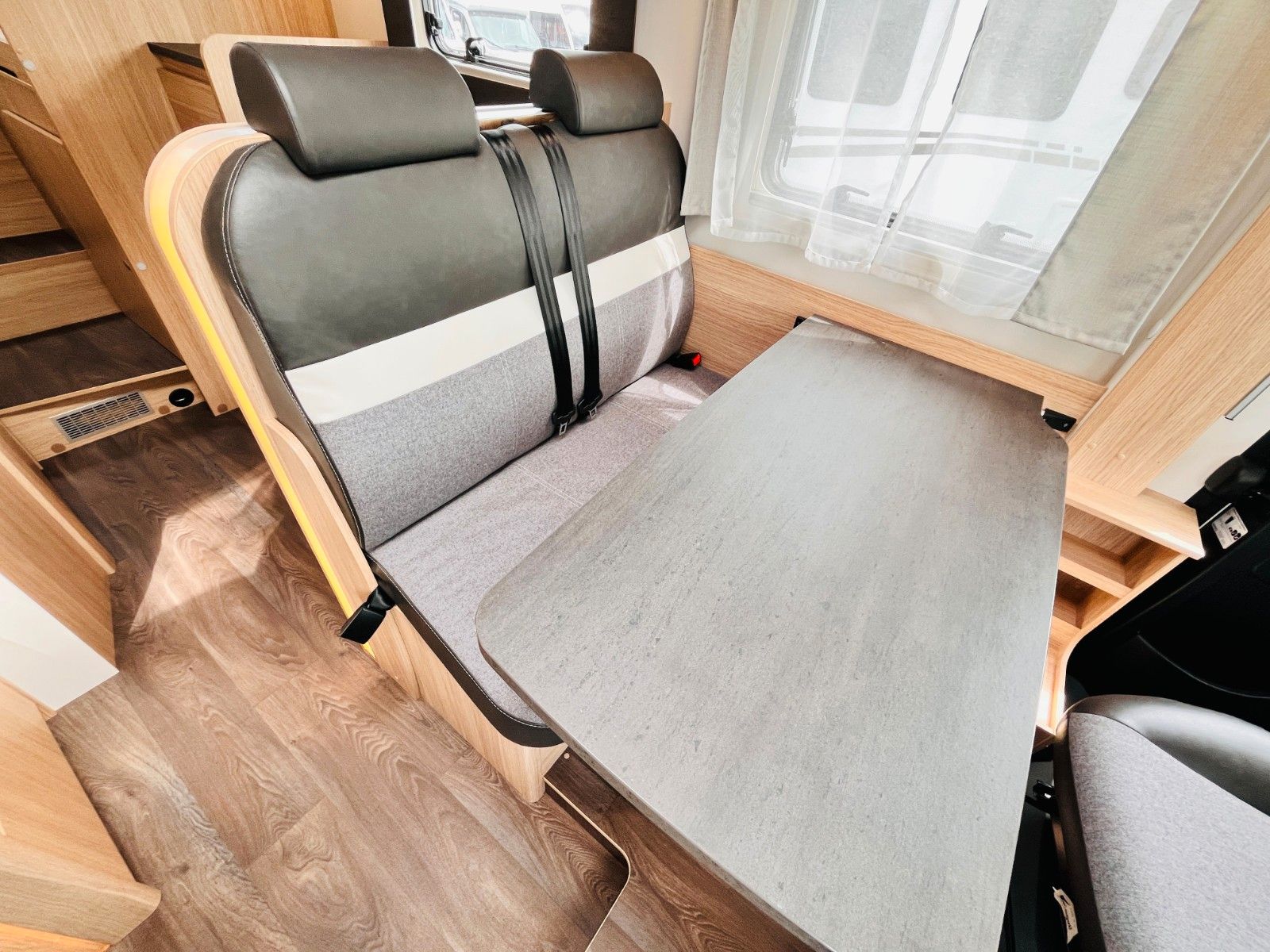 Fahrzeugabbildung Sunlight I 67 S EINZELBETTEN HUBBETT AUTOMATIK SAT KLIMA