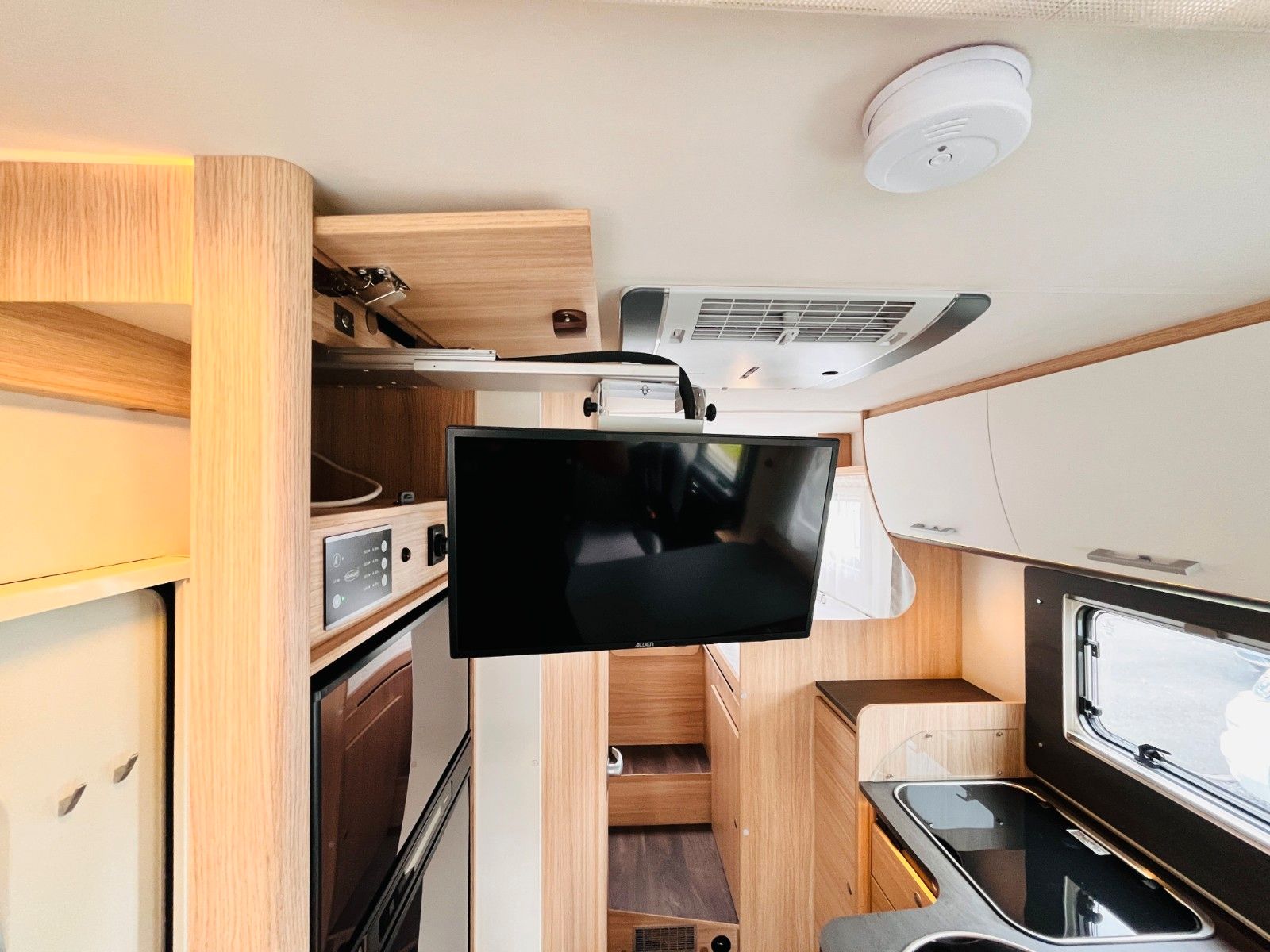 Fahrzeugabbildung Sunlight I 67 S EINZELBETTEN HUBBETT AUTOMATIK SAT KLIMA