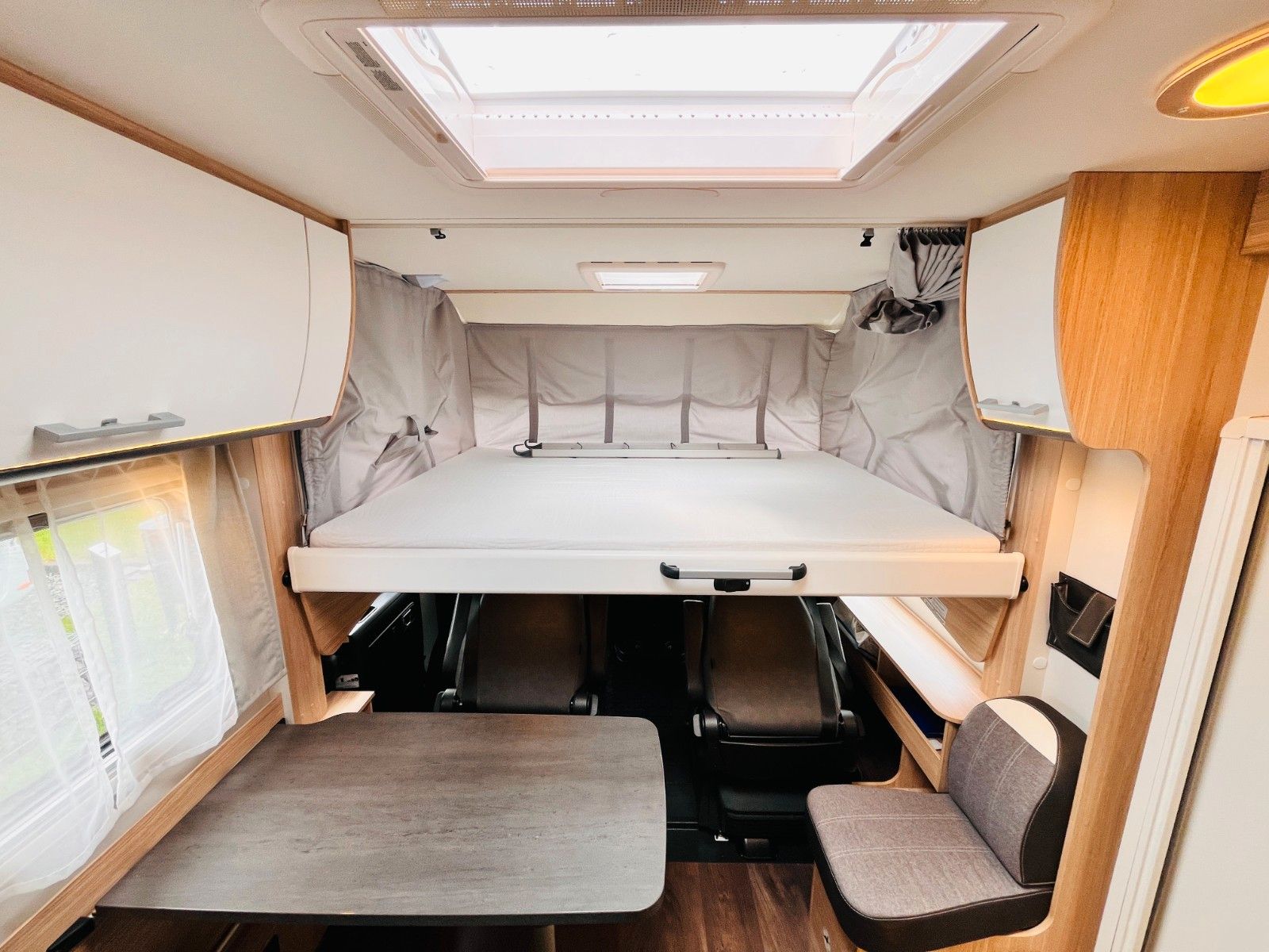 Fahrzeugabbildung Sunlight I 67 S EINZELBETTEN HUBBETT AUTOMATIK SAT KLIMA