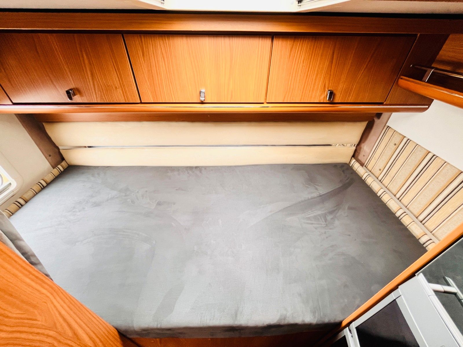 Fahrzeugabbildung HYMER / ERIBA / HYMERCAR B 524 SL SAT TV EINZEL-QUERBETT 3,0L