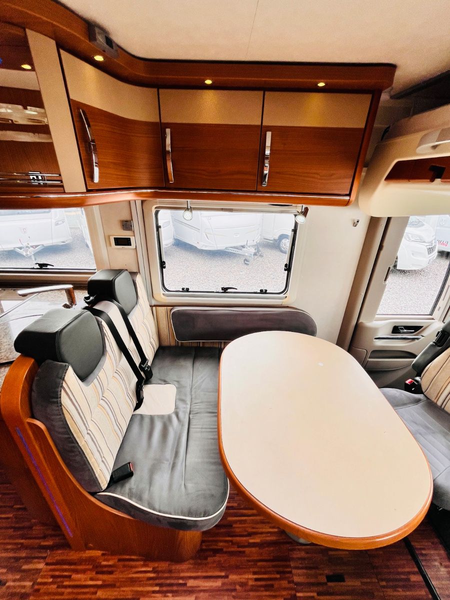 Fahrzeugabbildung HYMER / ERIBA / HYMERCAR B 524 SL SAT TV EINZEL-QUERBETT 3,0L