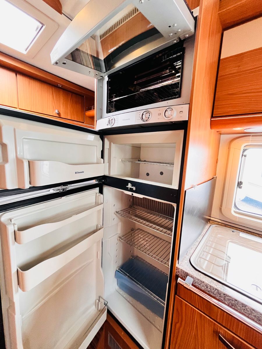 Fahrzeugabbildung HYMER / ERIBA / HYMERCAR B 524 SL SAT TV EINZEL-QUERBETT 3,0L