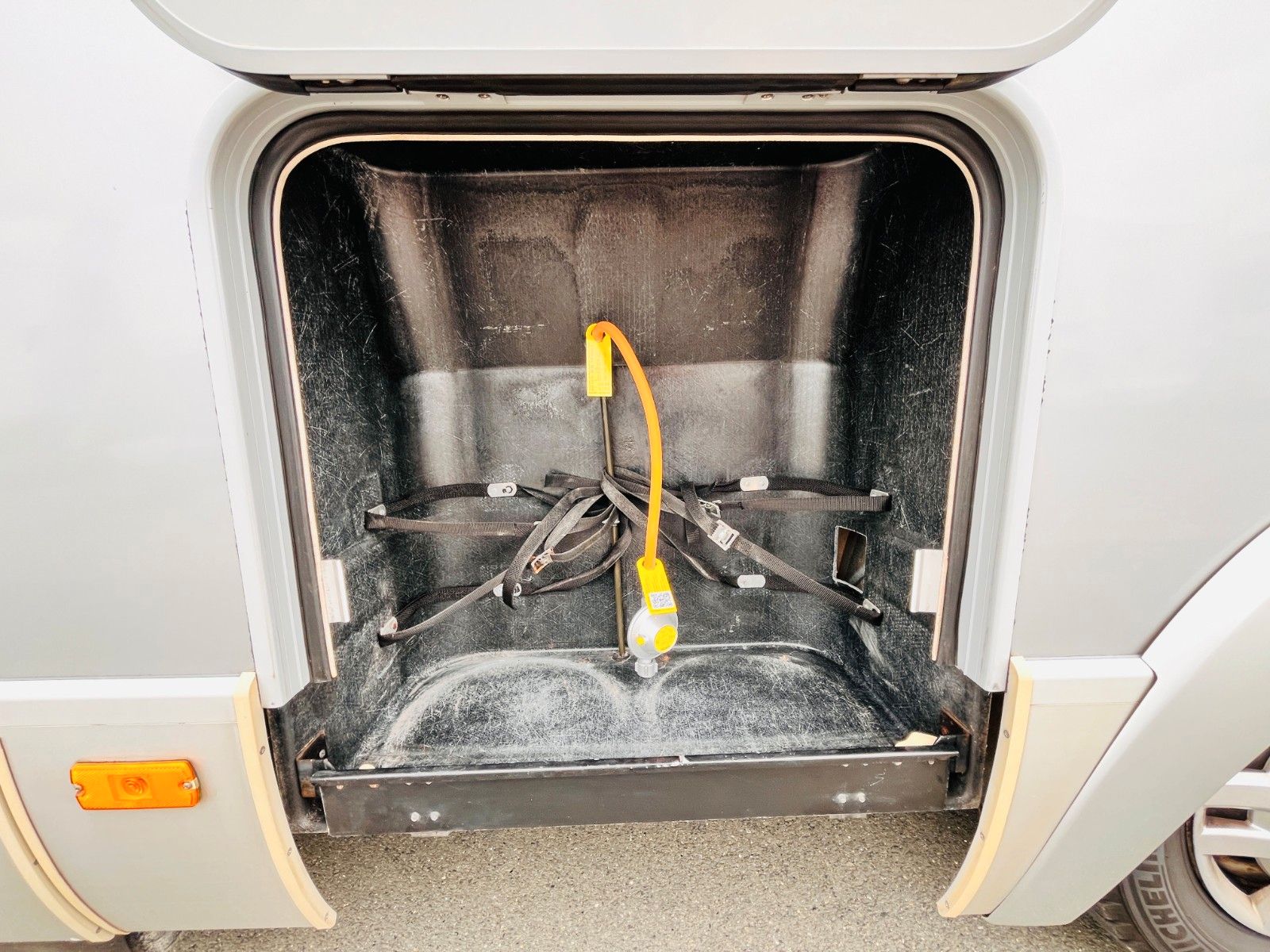 Fahrzeugabbildung HYMER / ERIBA / HYMERCAR B 524 SL SAT TV EINZEL-QUERBETT 3,0L