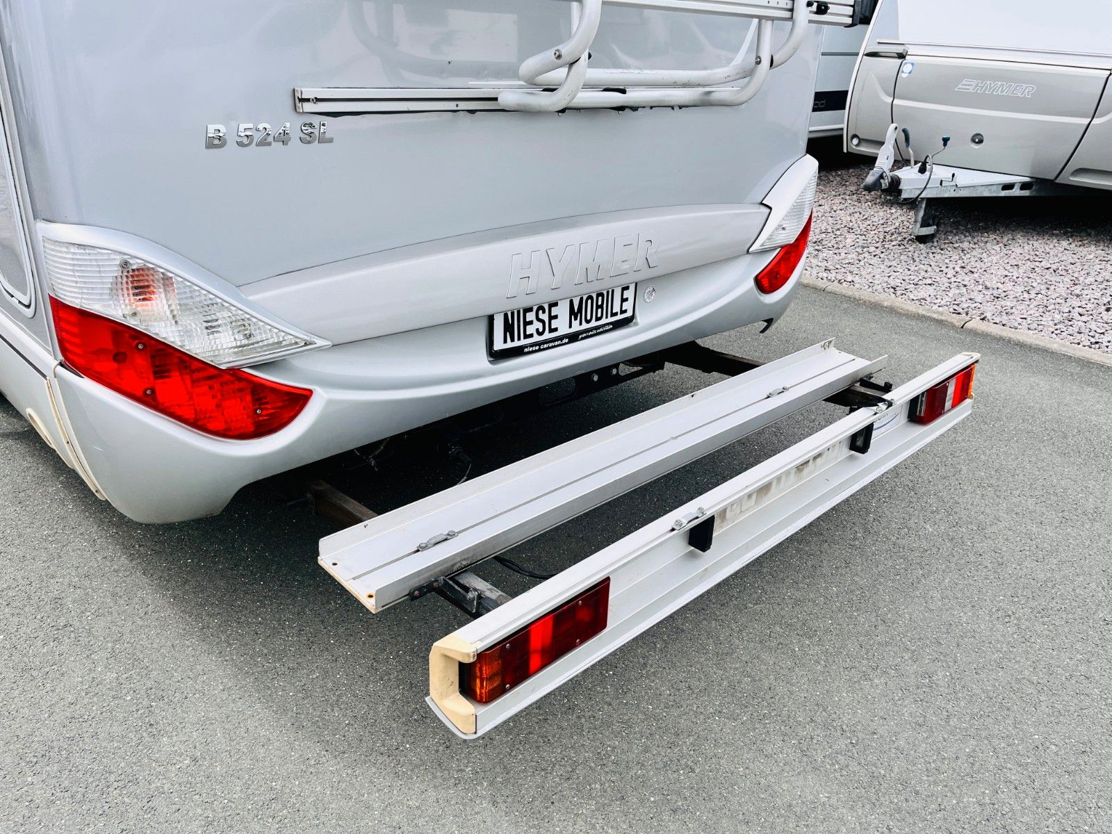 Fahrzeugabbildung HYMER / ERIBA / HYMERCAR B 524 SL SAT TV EINZEL-QUERBETT 3,0L