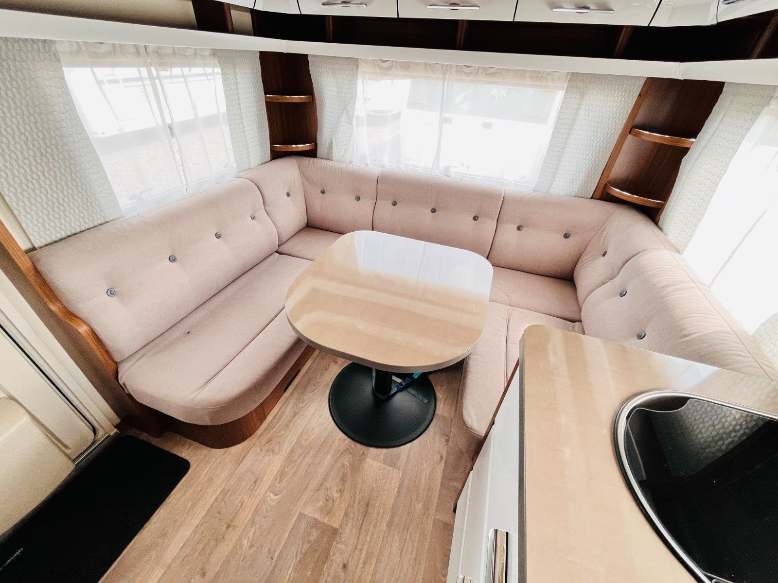 Fahrzeugabbildung HYMER / ERIBA / HYMERCAR EXCITING 485 RUNDSITZGRUPPE FRANZ.BETT MOVER