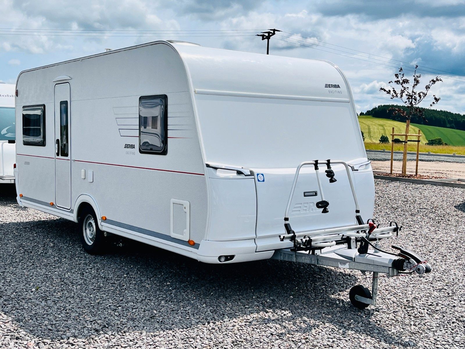 Fahrzeugabbildung HYMER / ERIBA / HYMERCAR EXCITING 485 RUNDSITZGRUPPE FRANZ.BETT MOVER
