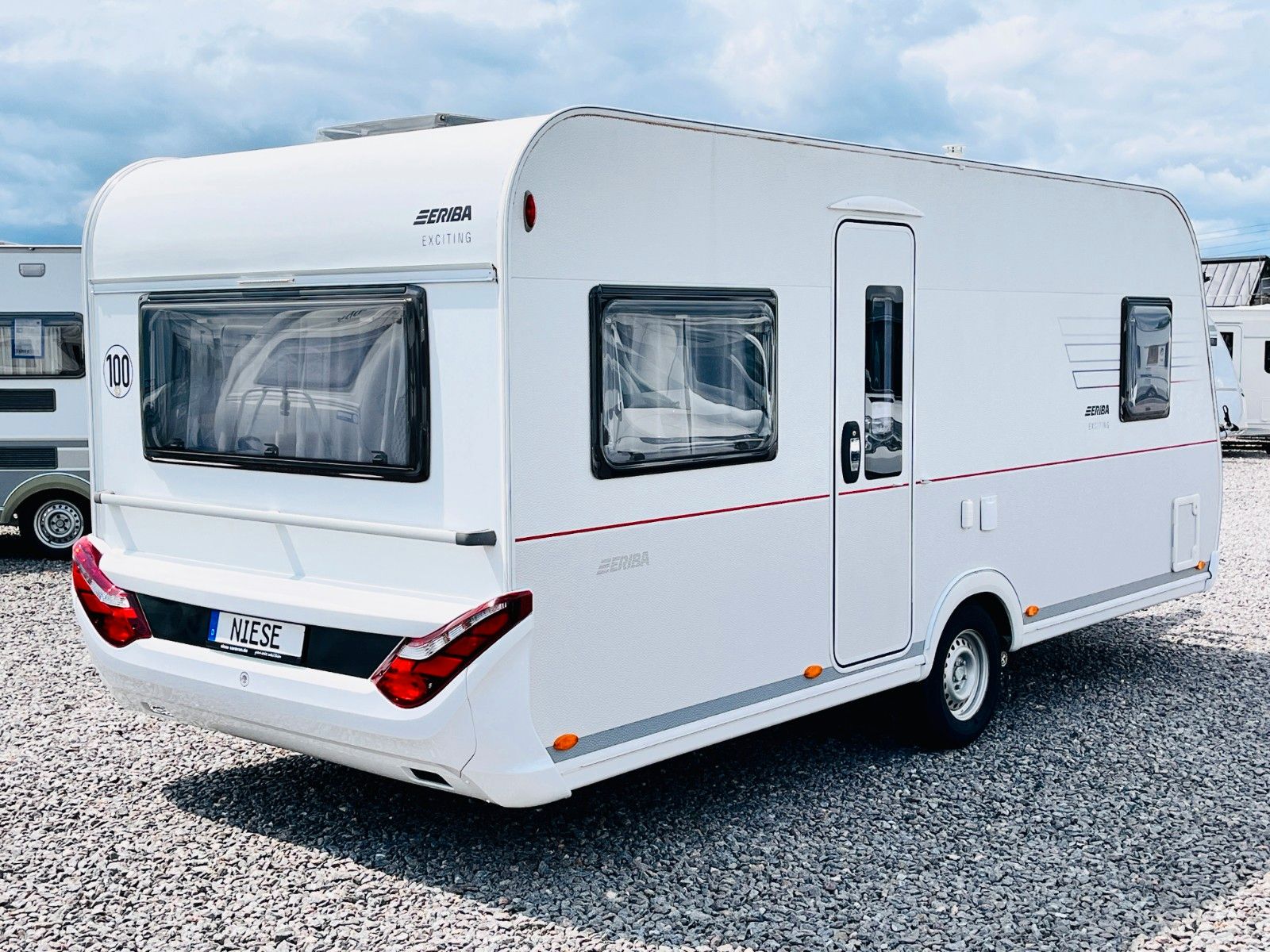 Fahrzeugabbildung HYMER / ERIBA / HYMERCAR EXCITING 485 RUNDSITZGRUPPE FRANZ.BETT MOVER
