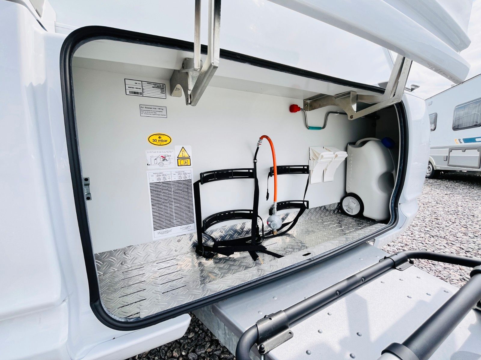 Fahrzeugabbildung HYMER / ERIBA / HYMERCAR EXCITING 485 RUNDSITZGRUPPE FRANZ.BETT MOVER