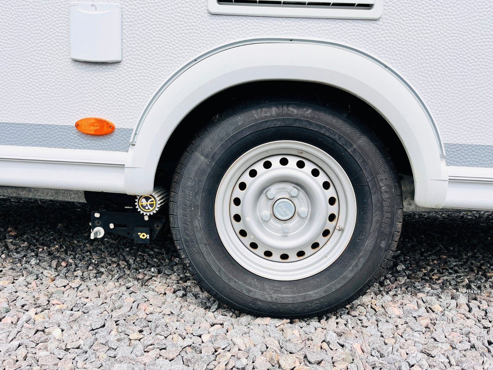 Fahrzeugabbildung HYMER / ERIBA / HYMERCAR EXCITING 485 RUNDSITZGRUPPE FRANZ.BETT MOVER