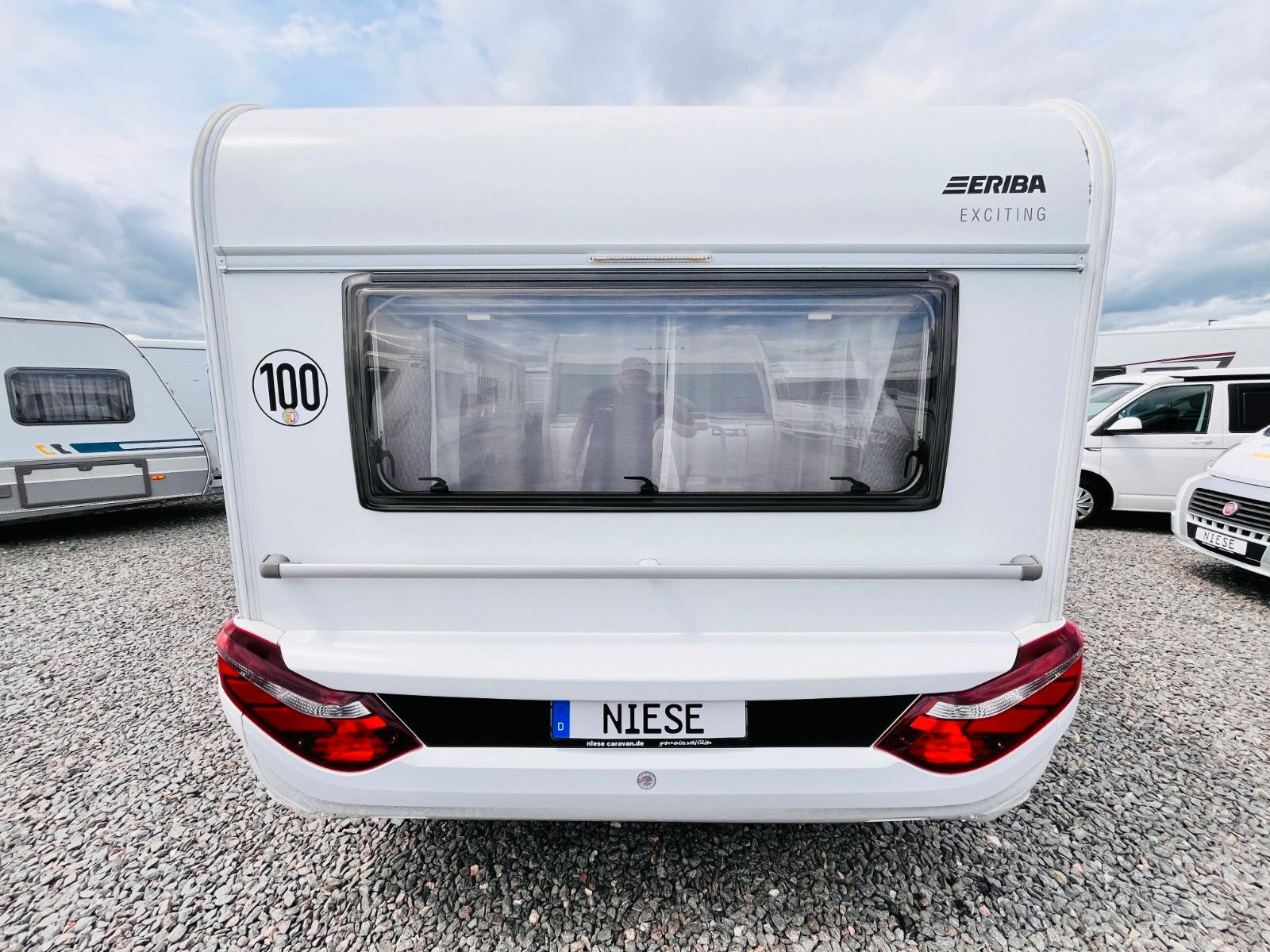 Fahrzeugabbildung HYMER / ERIBA / HYMERCAR EXCITING 485 RUNDSITZGRUPPE FRANZ.BETT MOVER