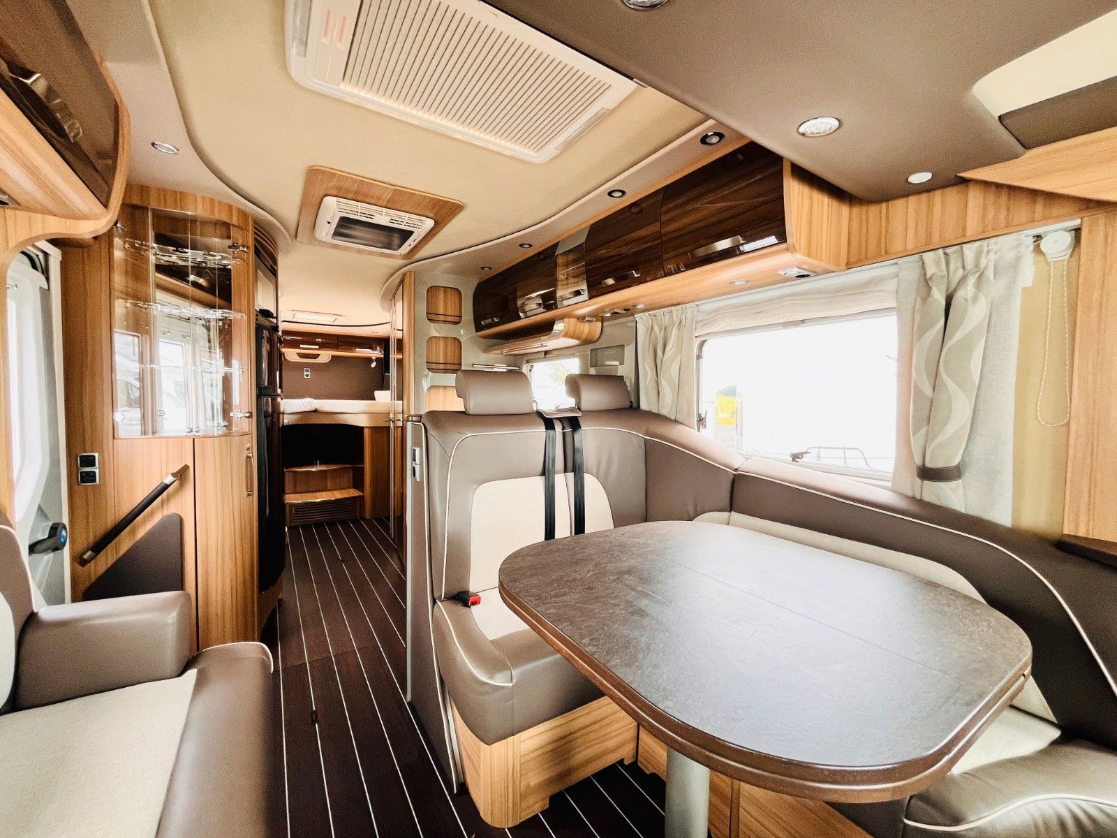 Fahrzeugabbildung Knaus SUN I 900 LEG KLIMA SAT SOLAR LUXUS-BAD