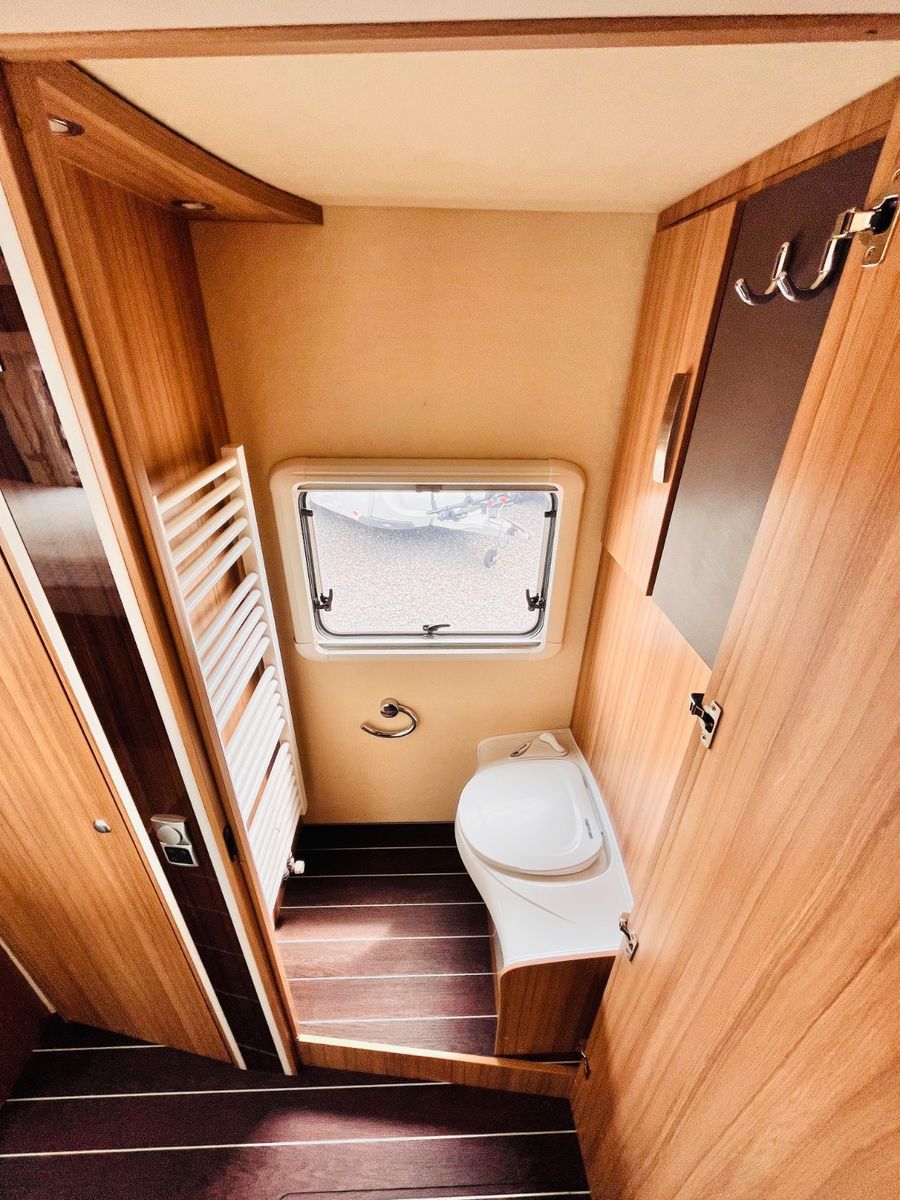 Fahrzeugabbildung Knaus SUN I 900 LEG KLIMA SAT SOLAR LUXUS-BAD
