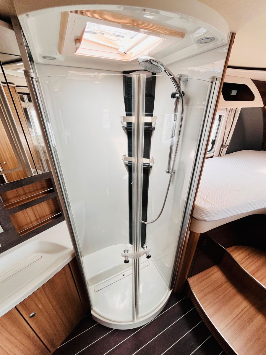 Fahrzeugabbildung Knaus SUN I 900 LEG KLIMA SAT SOLAR LUXUS-BAD