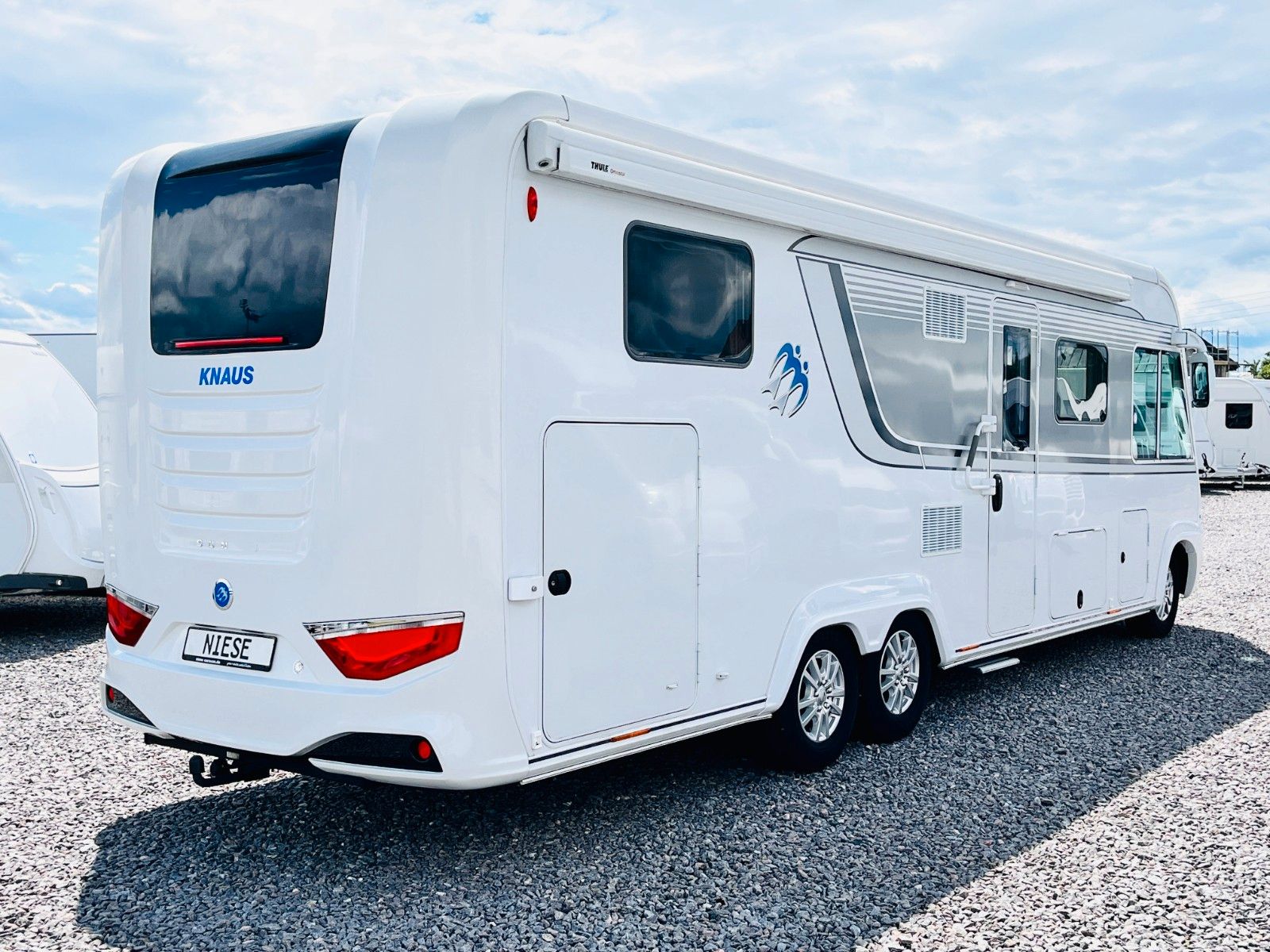 Fahrzeugabbildung Knaus SUN I 900 LEG KLIMA SAT SOLAR LUXUS-BAD