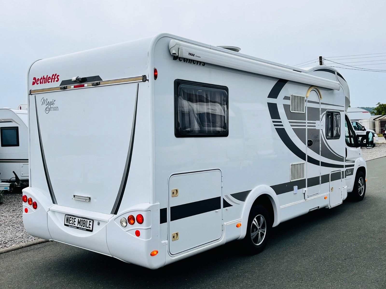 Fahrzeugabbildung Dethleffs MAGIC EDITION T 7151 EB EINZELBETTEN HUBBETT SAT