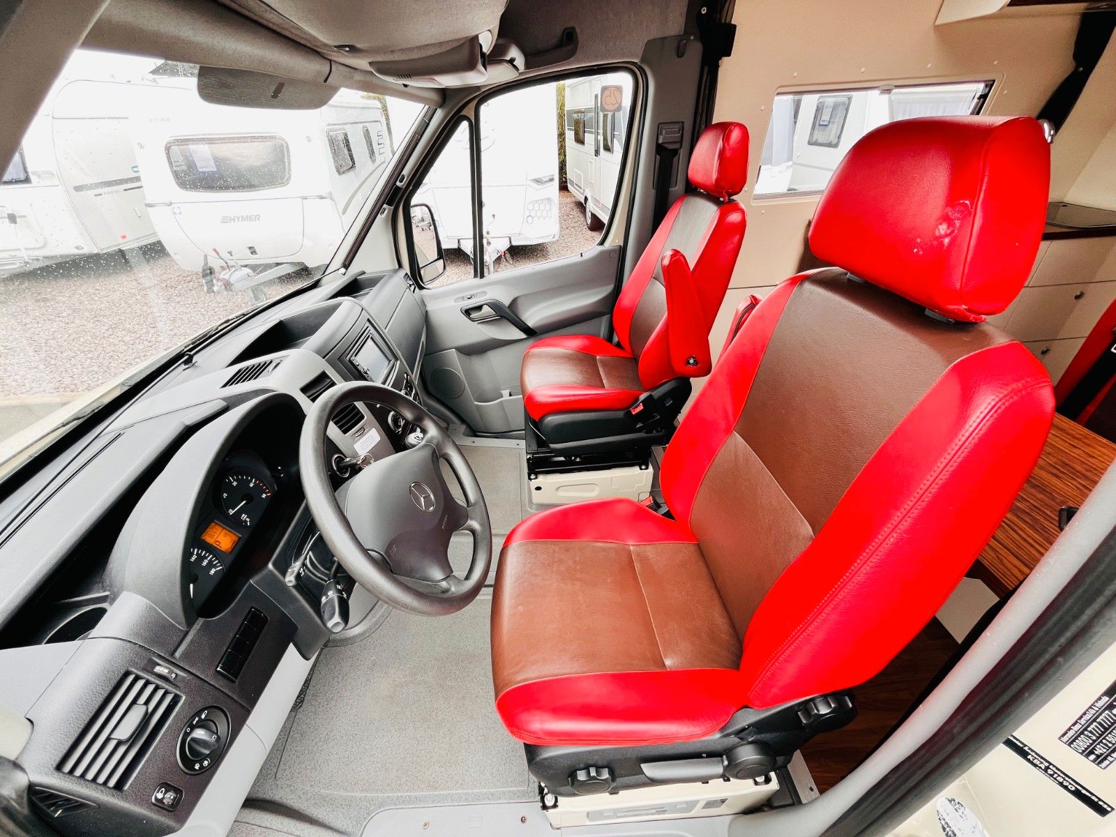 Fahrzeugabbildung Mercedes-Benz MANUFAKTURAUSBAU EINZELBETTEN DUSCHE AUTOMATIK