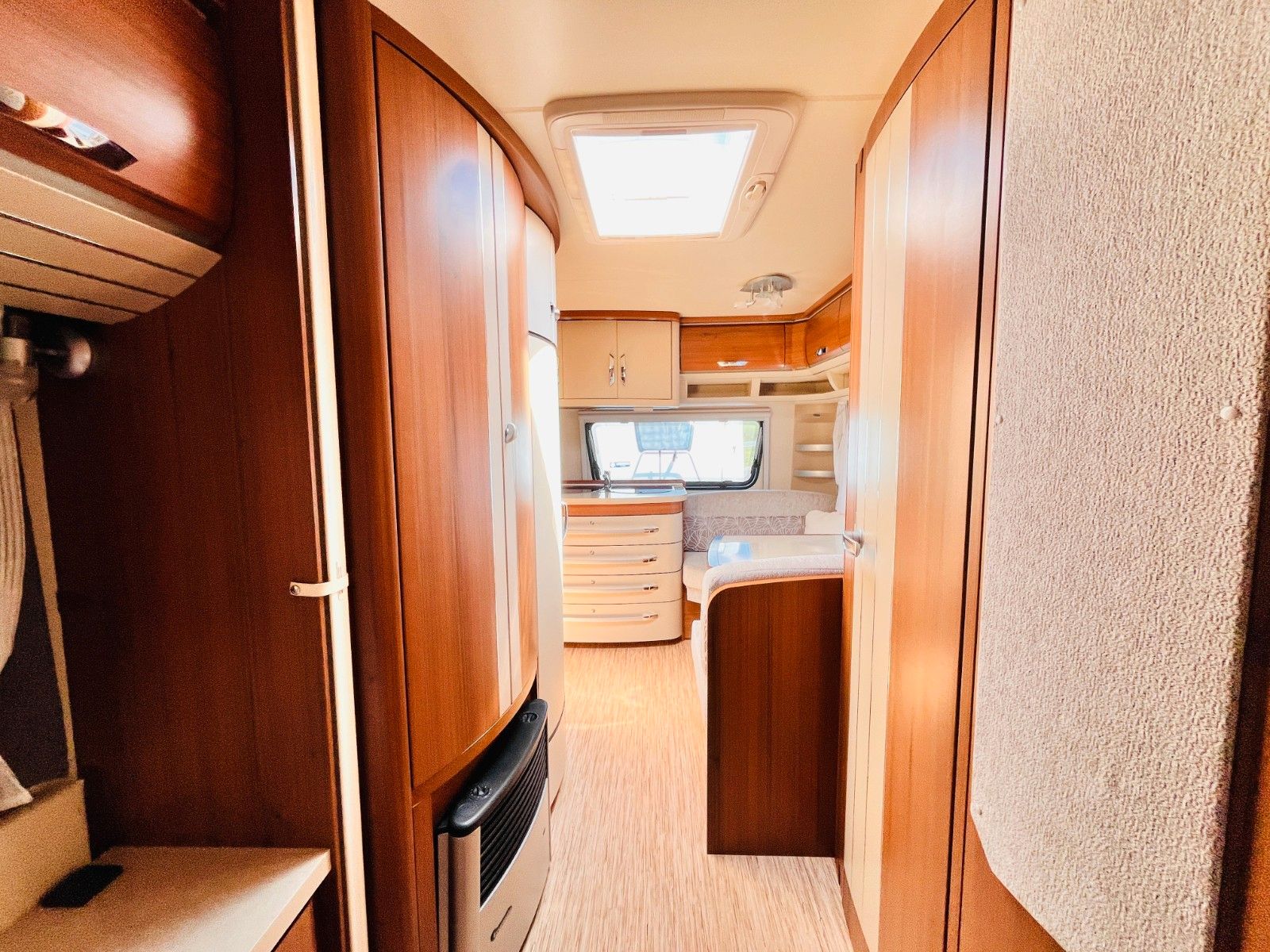 Fahrzeugabbildung Hobby PREMIUM 440 SFR QUERBETT MOVER
