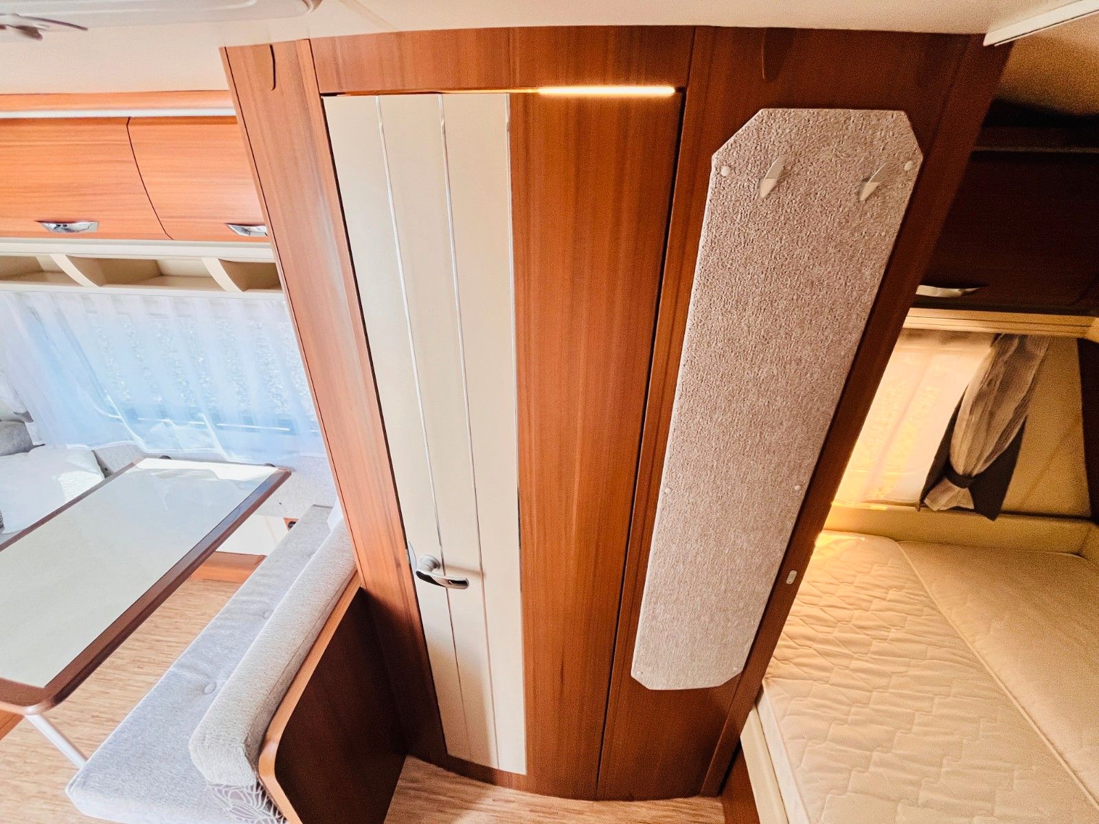 Fahrzeugabbildung Hobby PREMIUM 440 SFR QUERBETT MOVER