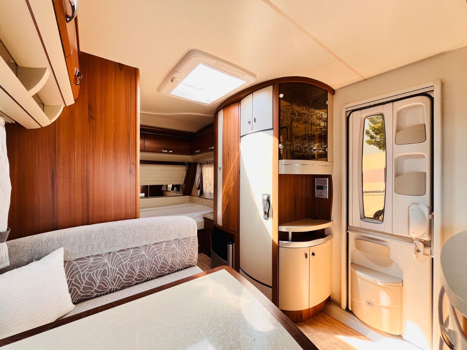 Fahrzeugabbildung Hobby PREMIUM 440 SFR QUERBETT MOVER