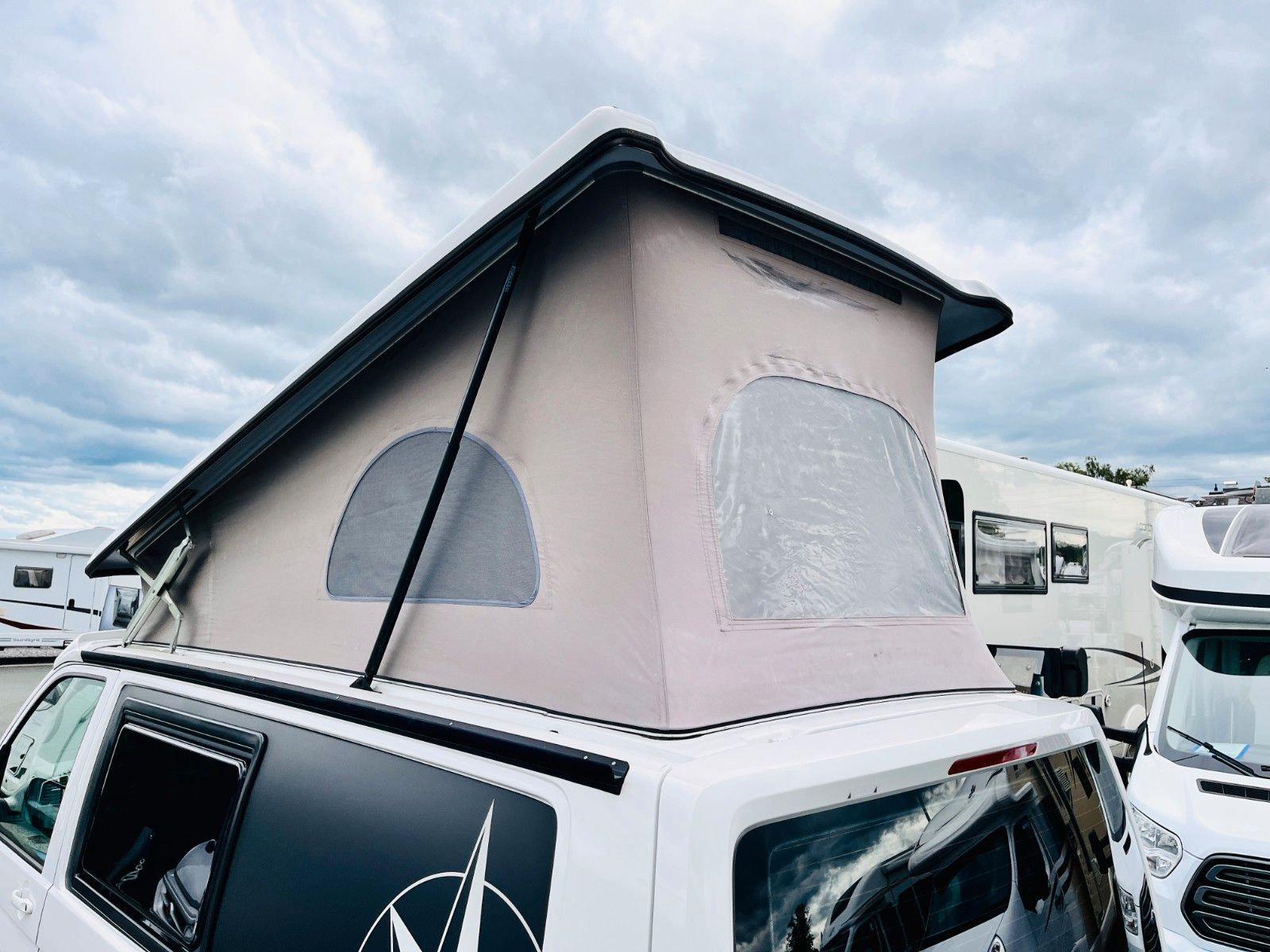 Fahrzeugabbildung Westfalia CLUB JOKER CITY AUFSTELLDACH ANHÄNGERKUPPLUNG WC