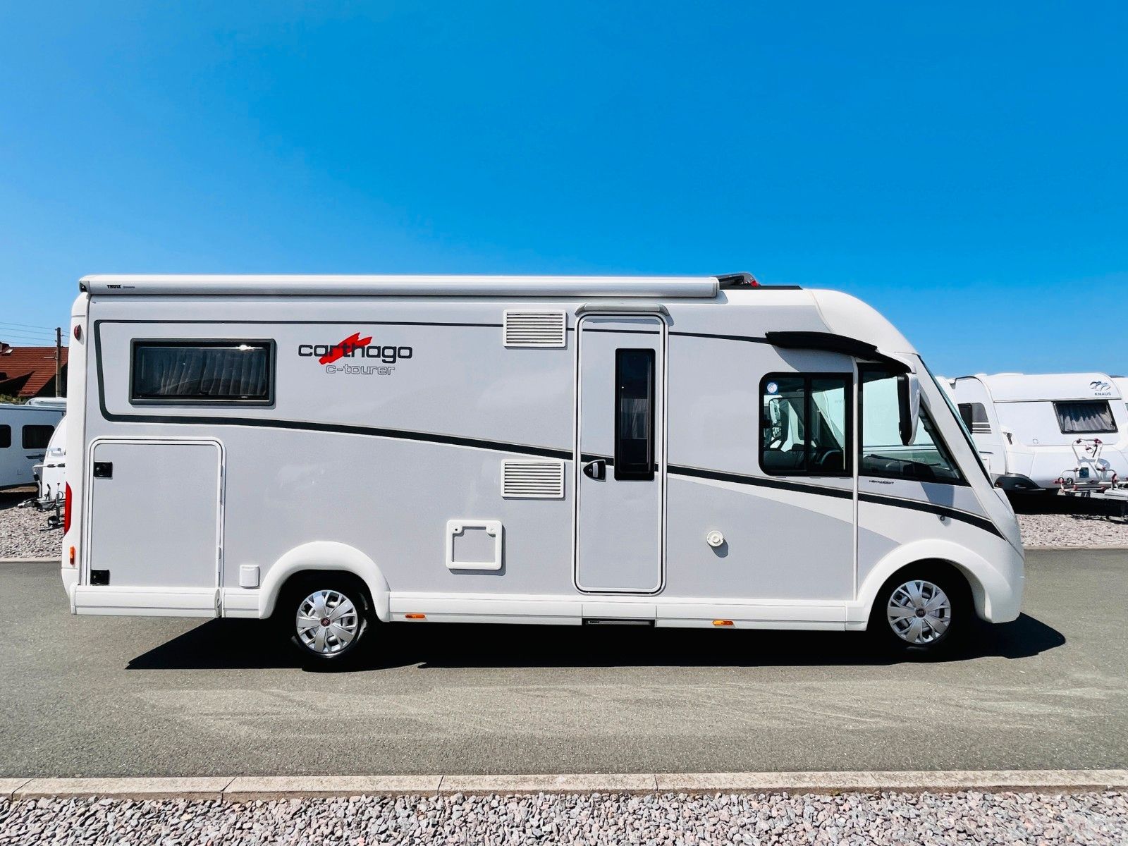 Fahrzeugabbildung Carthago C-TOURER I 144 LE RAUMBAD EINZELBETTEN AUTOMATIK
