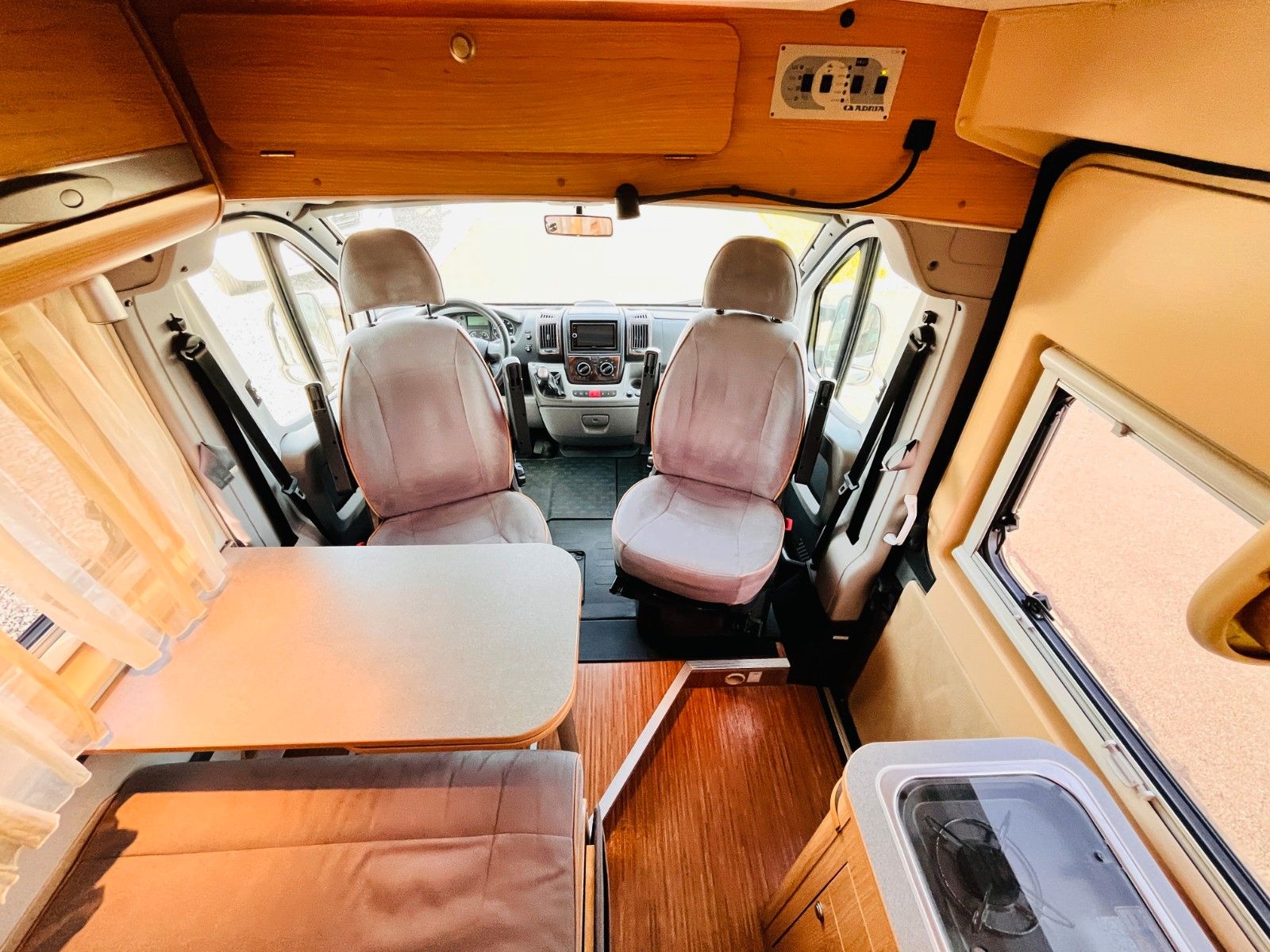 Fahrzeugabbildung Adria TWIN QUERBETT AUTOMATIK 3,0 L SOLAR