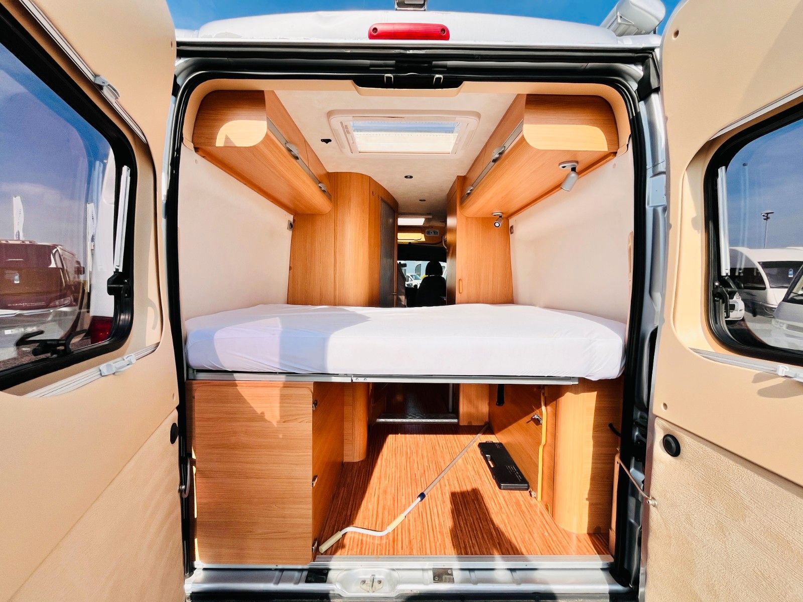 Fahrzeugabbildung Adria TWIN QUERBETT AUTOMATIK 3,0 L SOLAR