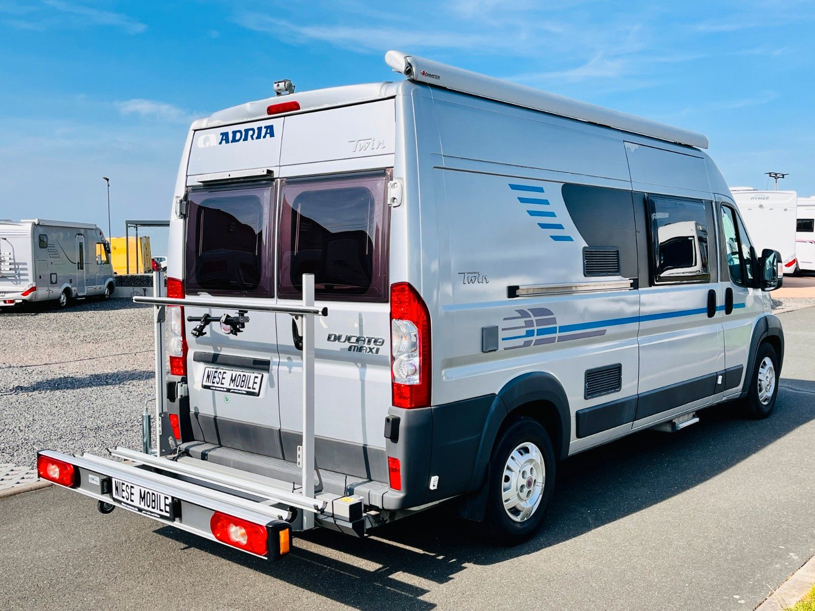 Fahrzeugabbildung Adria TWIN QUERBETT AUTOMATIK 3,0 L SOLAR