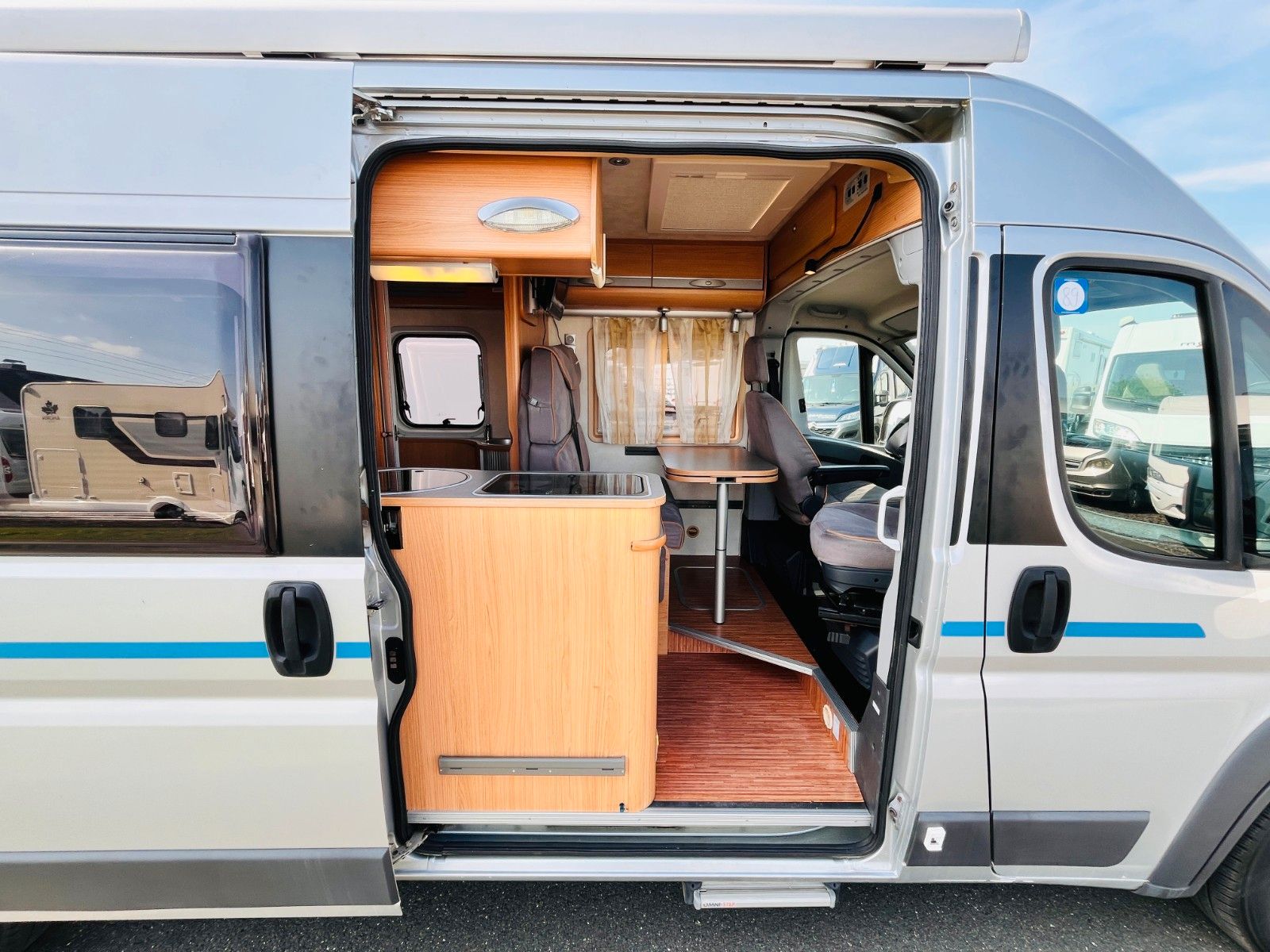 Fahrzeugabbildung Adria TWIN QUERBETT AUTOMATIK 3,0 L SOLAR