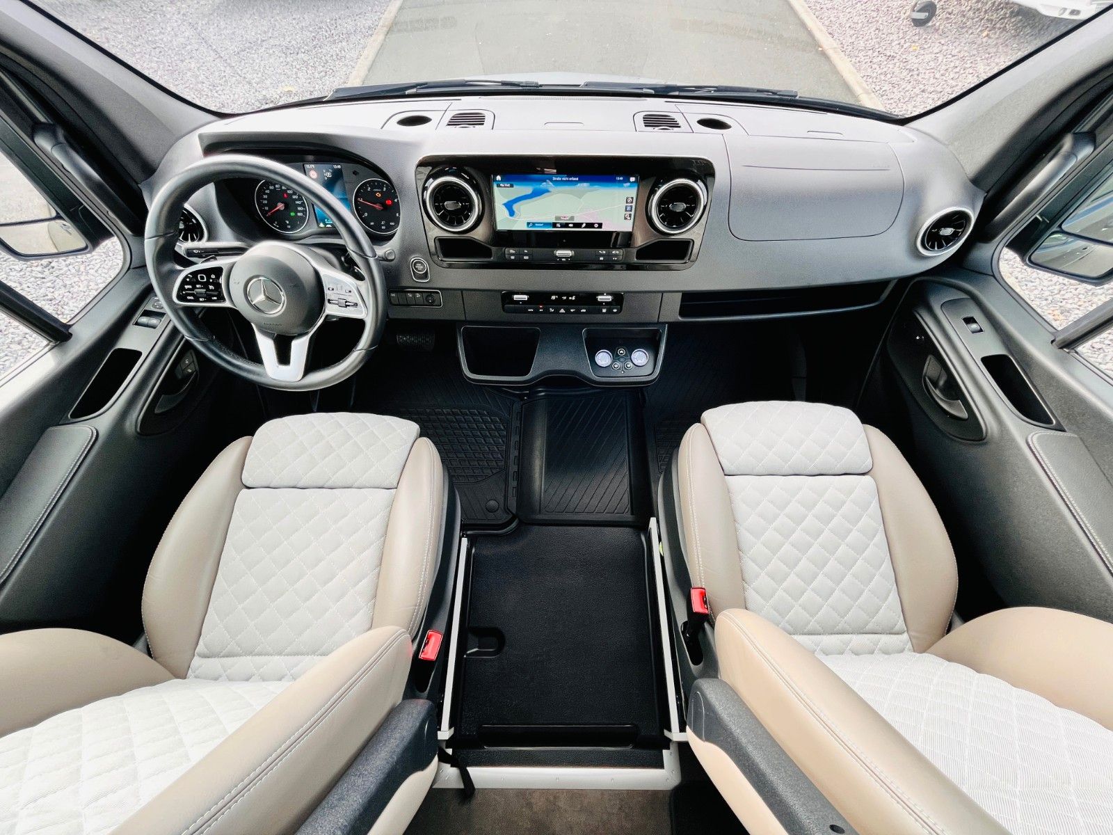 Fahrzeugabbildung Mercedes-Benz 419 V6 4x4 MOTORHOME EXCLUSIVE INDIVIDUALAUSBAU