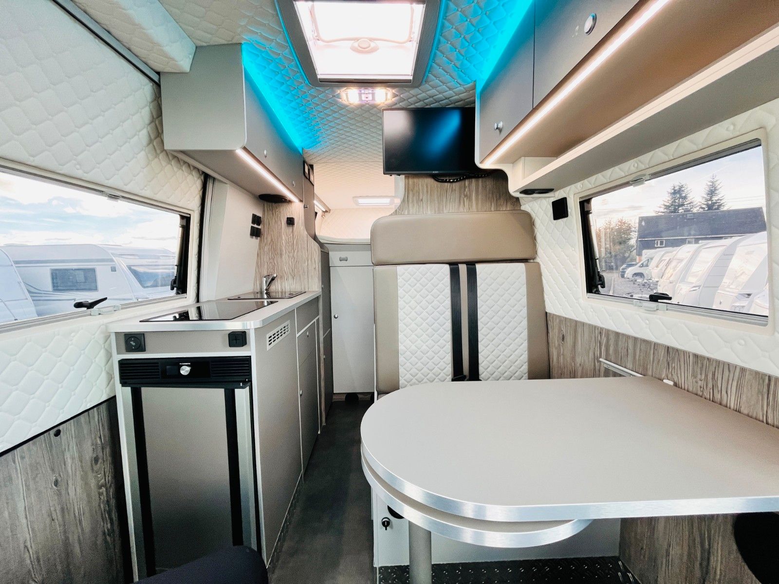 Fahrzeugabbildung Mercedes-Benz 419 V6 4x4 MOTORHOME EXCLUSIVE INDIVIDUALAUSBAU