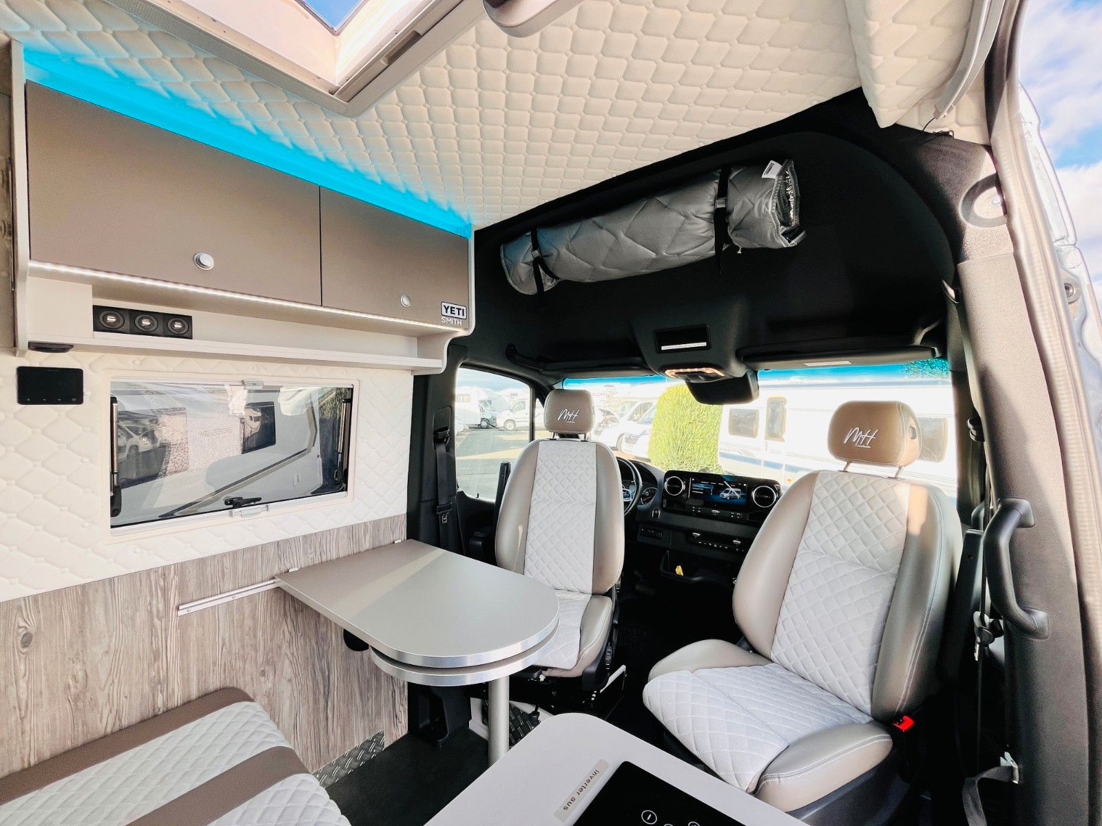 Fahrzeugabbildung Mercedes-Benz 419 V6 4x4 MOTORHOME EXCLUSIVE INDIVIDUALAUSBAU