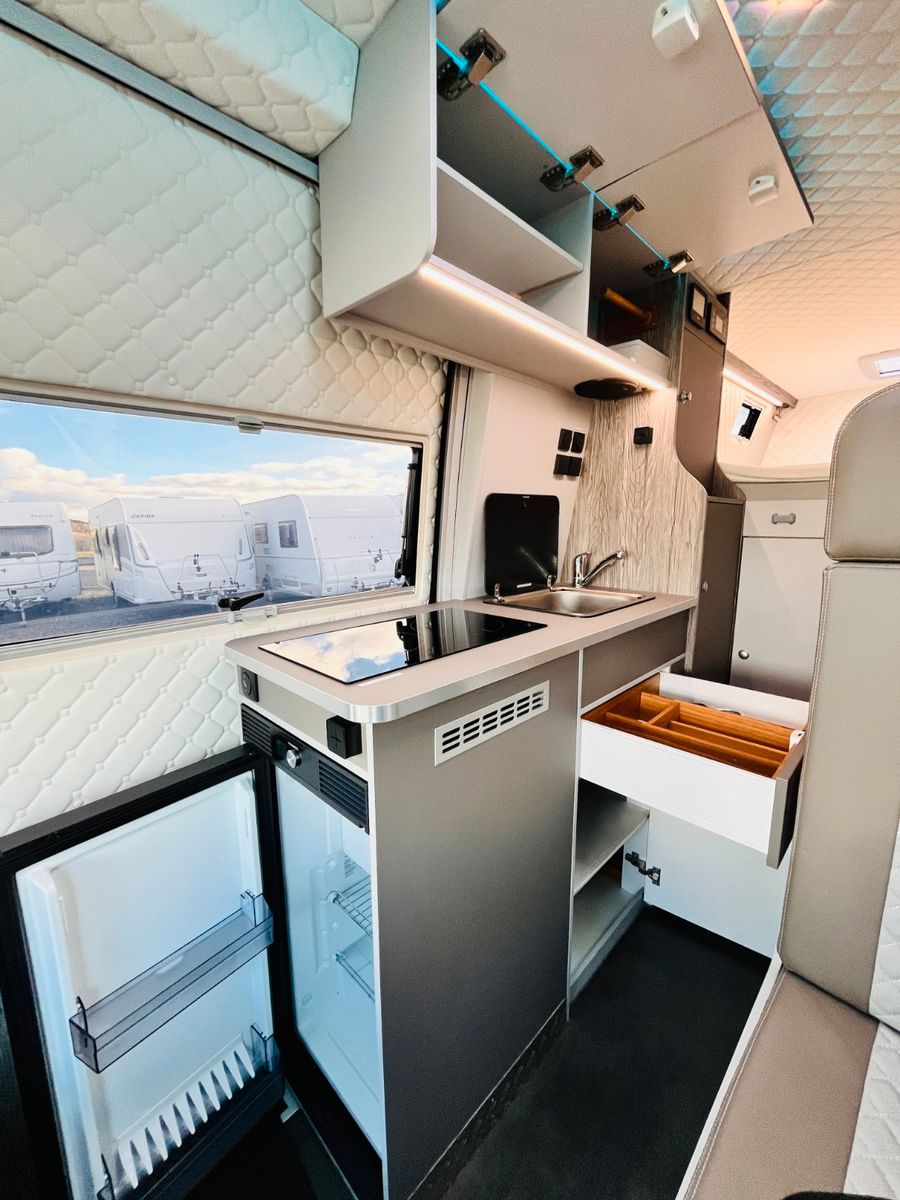 Fahrzeugabbildung Mercedes-Benz 419 V6 4x4 MOTORHOME EXCLUSIVE INDIVIDUALAUSBAU