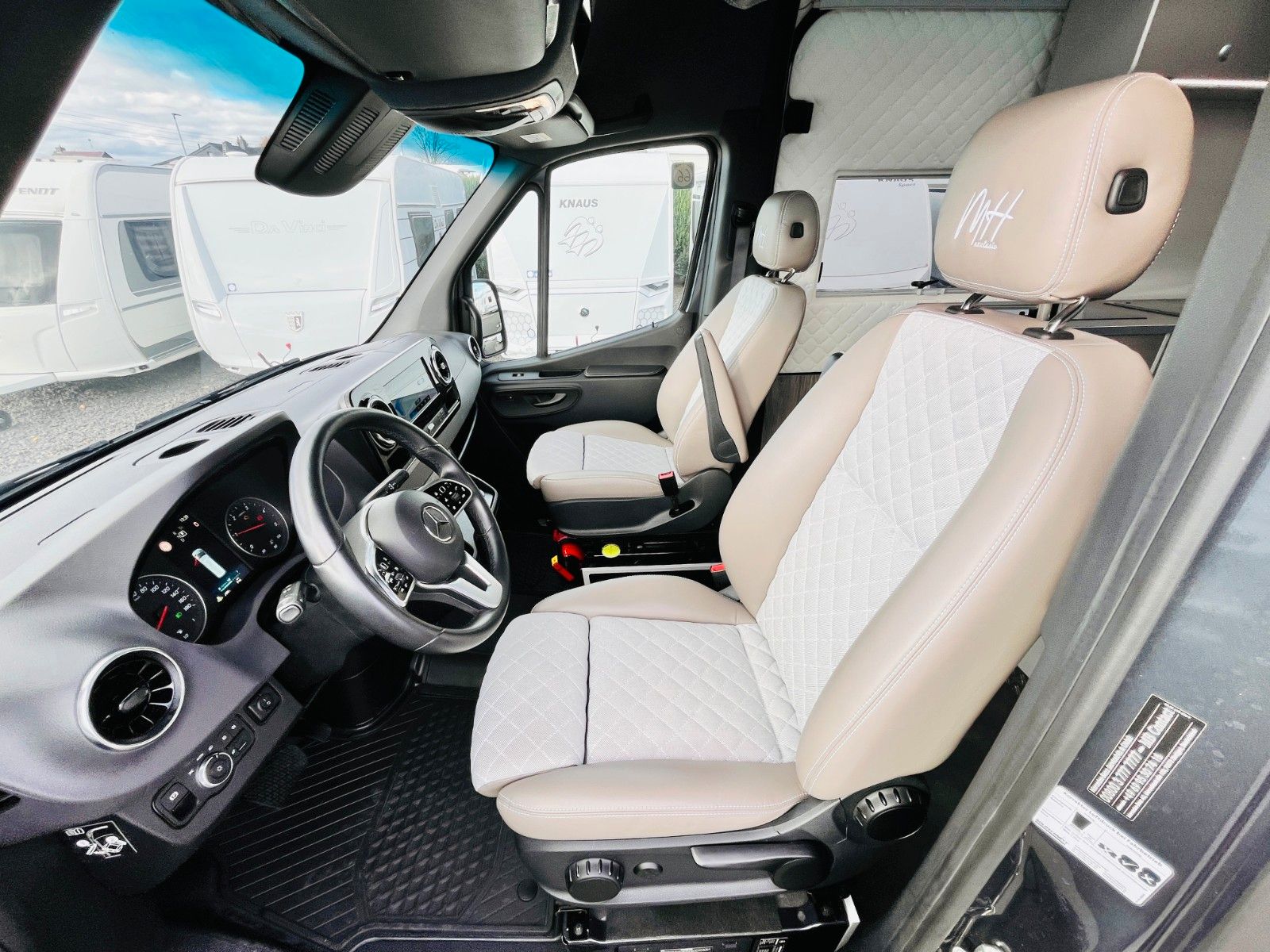 Fahrzeugabbildung Mercedes-Benz 419 V6 4x4 MOTORHOME EXCLUSIVE INDIVIDUALAUSBAU