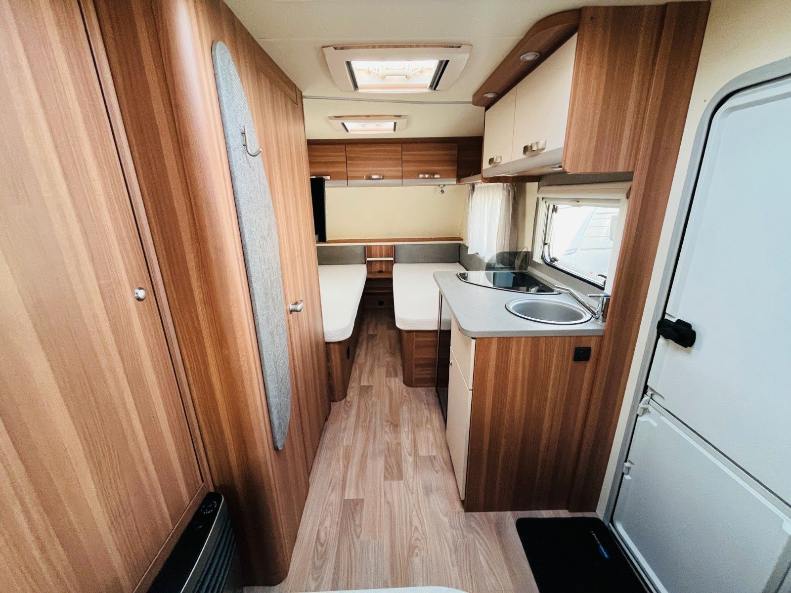 Fahrzeugabbildung Weinsberg CARAONE 480 EU EINZELBETTEN RUNDSITZGRUPPE