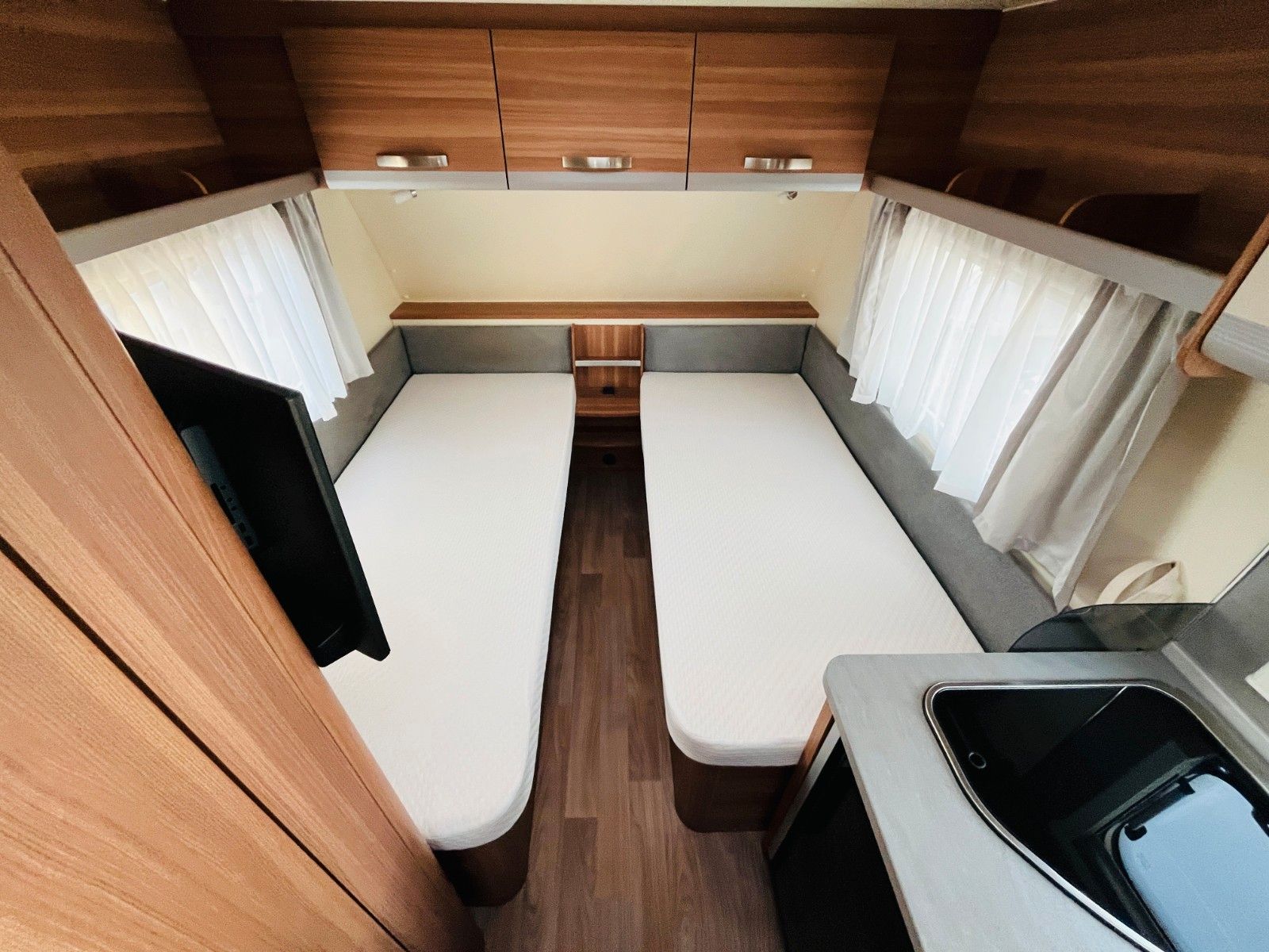 Fahrzeugabbildung Weinsberg CARAONE 480 EU EINZELBETTEN RUNDSITZGRUPPE