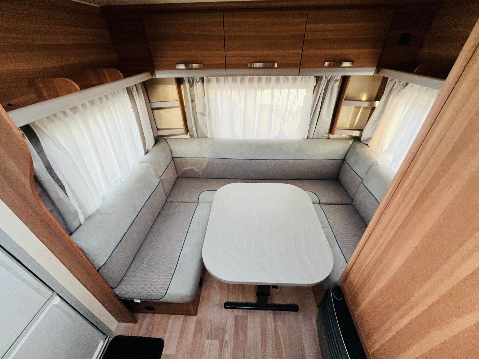 Fahrzeugabbildung Weinsberg CARAONE 480 EU EINZELBETTEN RUNDSITZGRUPPE