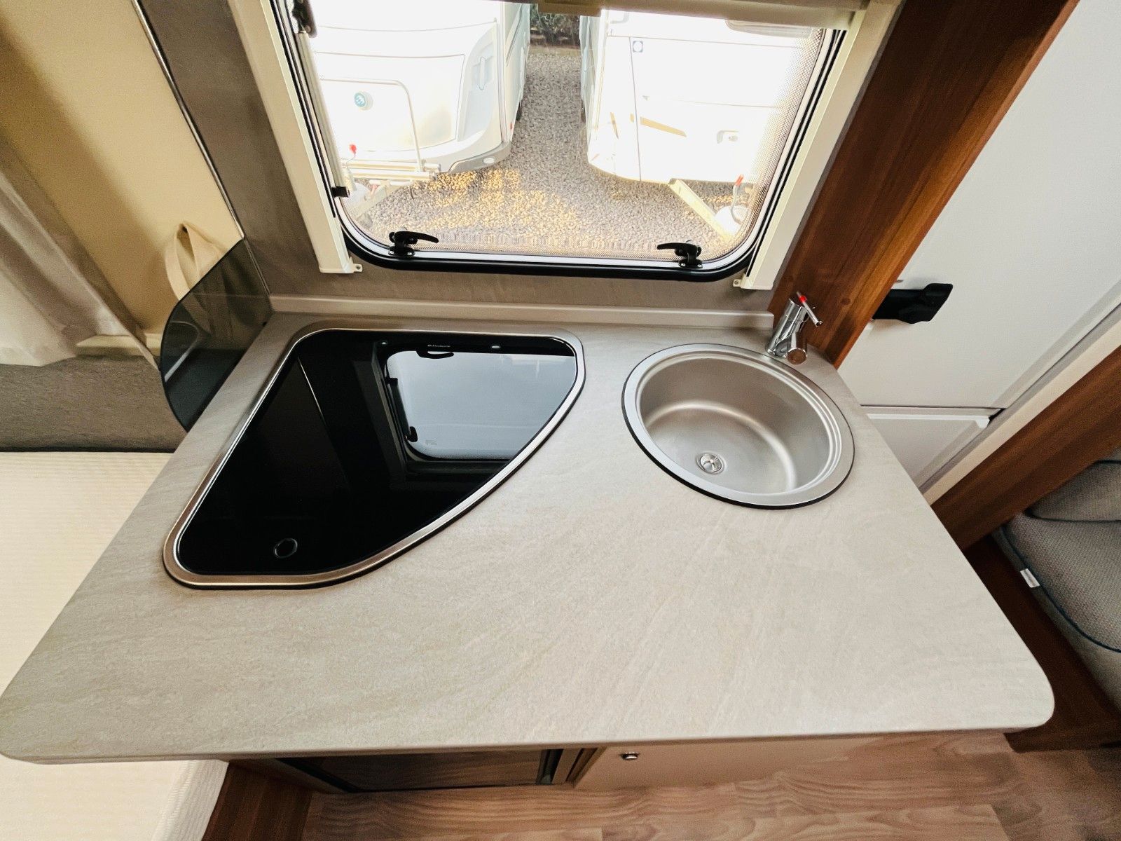 Fahrzeugabbildung Weinsberg CARAONE 480 EU EINZELBETTEN RUNDSITZGRUPPE