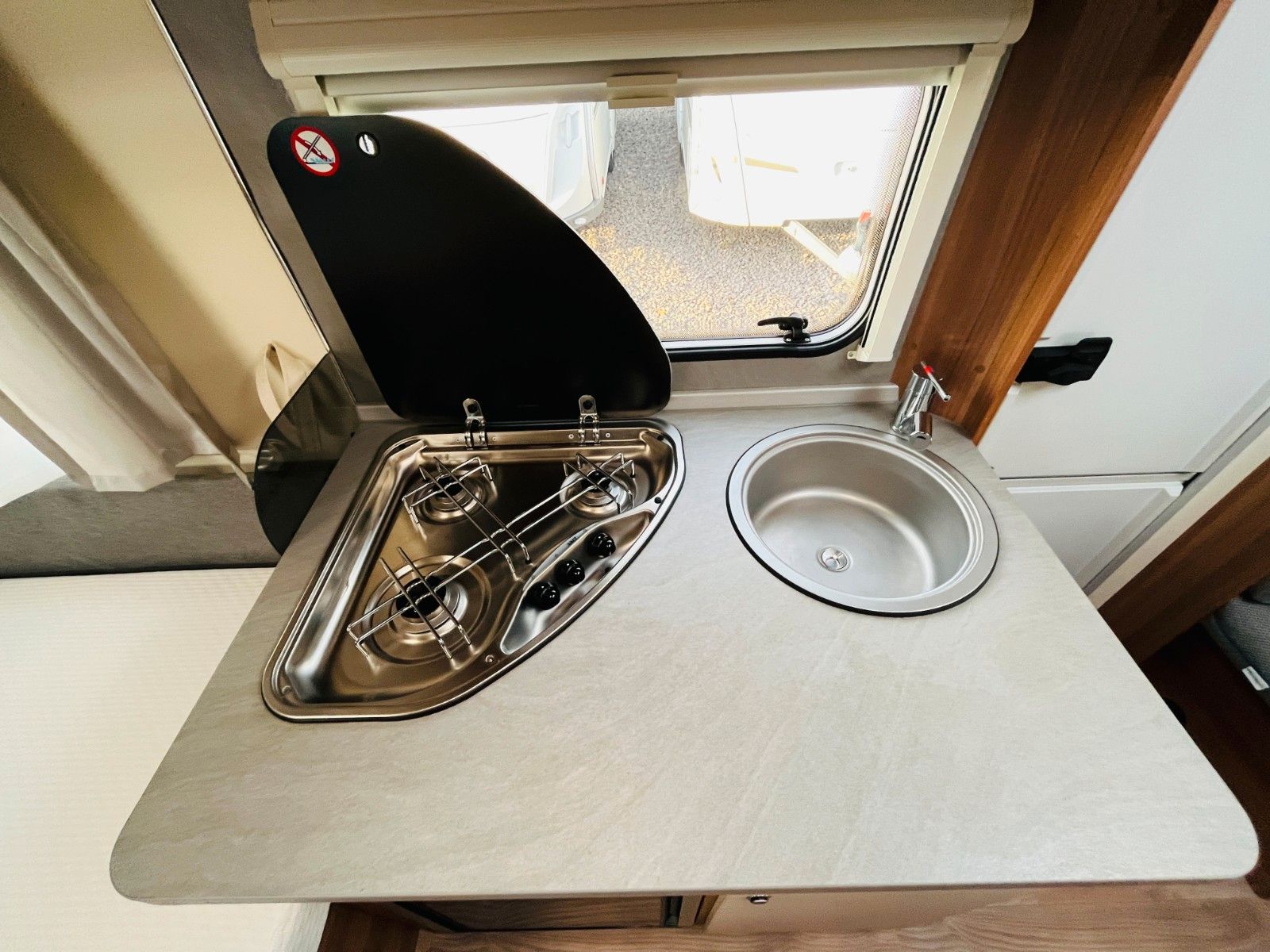 Fahrzeugabbildung Weinsberg CARAONE 480 EU EINZELBETTEN RUNDSITZGRUPPE