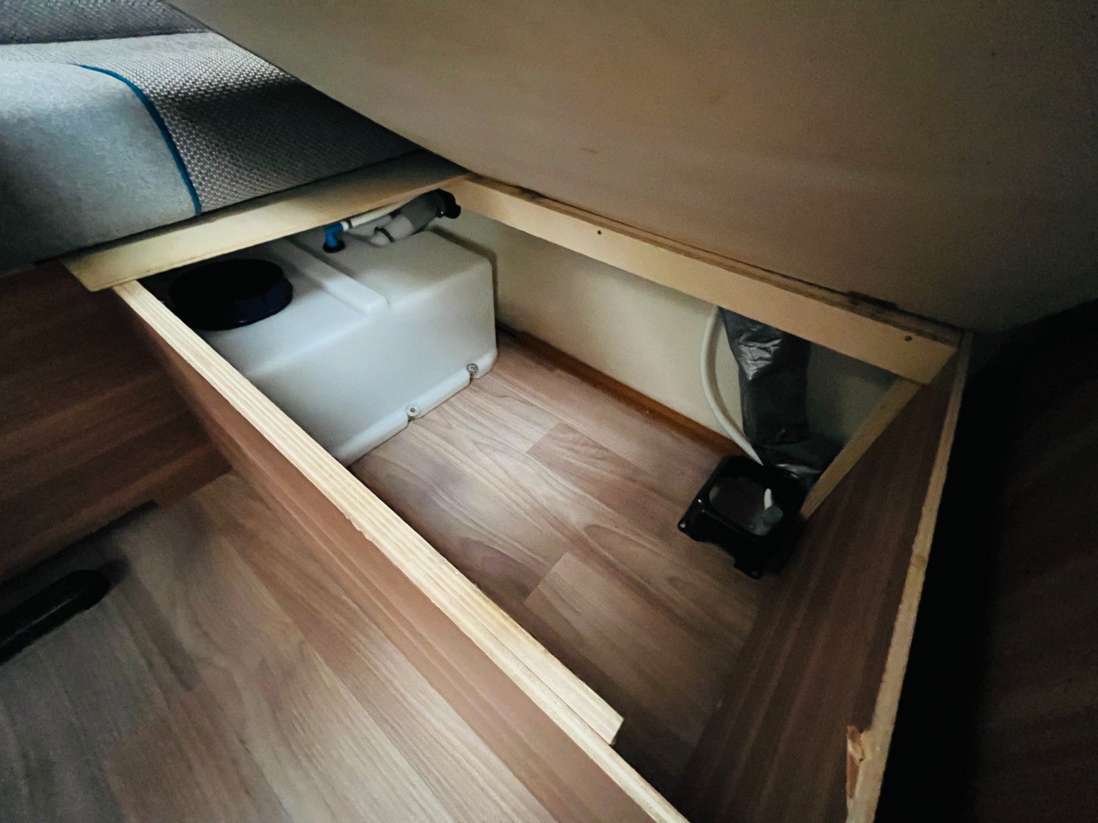 Fahrzeugabbildung Weinsberg CARAONE 480 EU EINZELBETTEN RUNDSITZGRUPPE