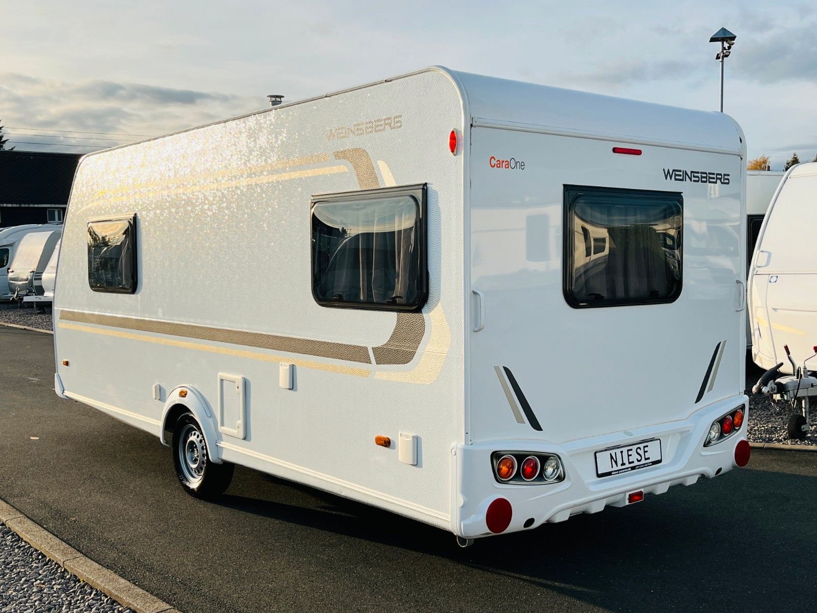 Fahrzeugabbildung Weinsberg CARAONE 480 EU EINZELBETTEN RUNDSITZGRUPPE