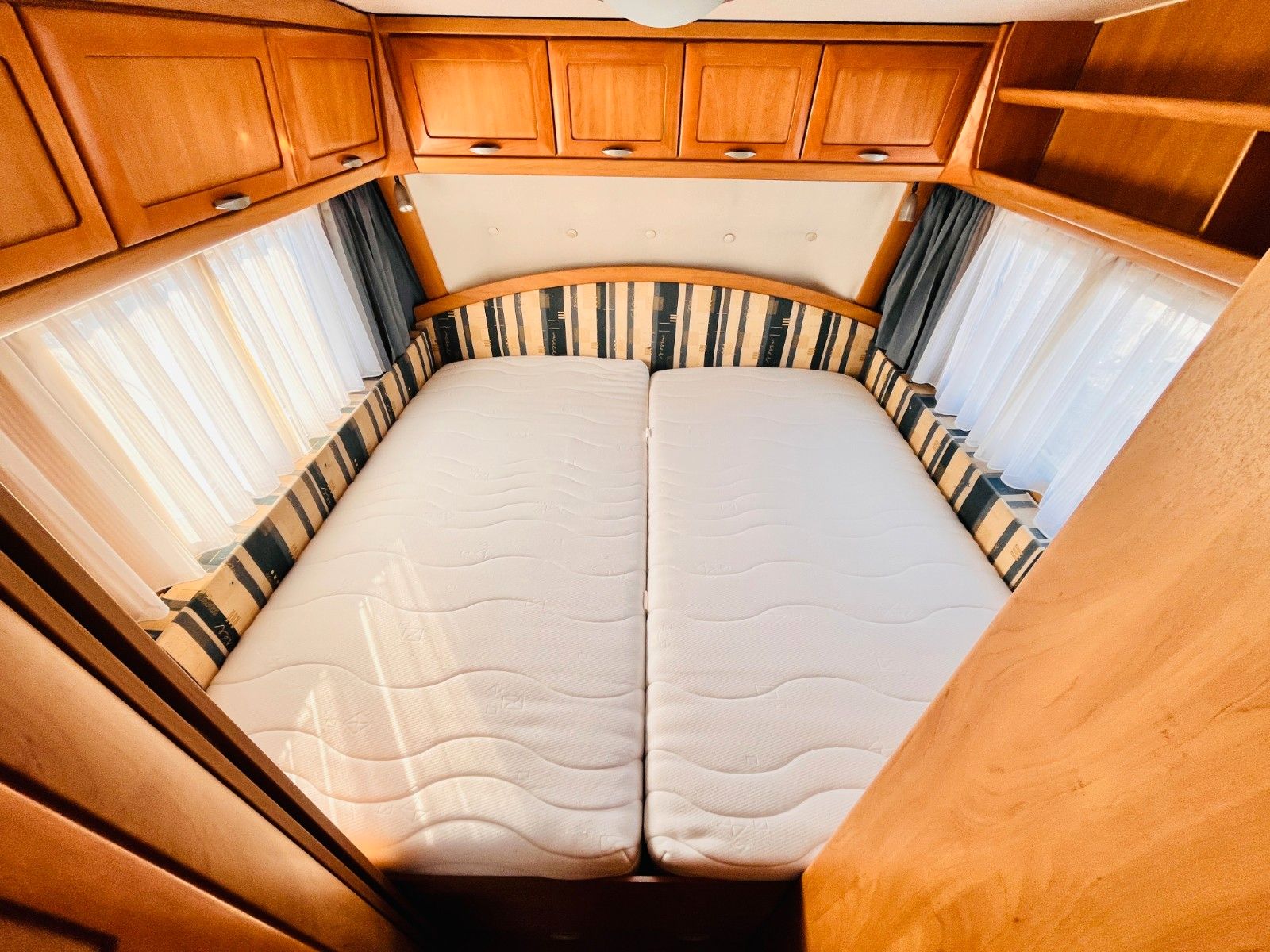 Fahrzeugabbildung HYMER / ERIBA / HYMERCAR NOVA 620 DUSCHE RUNDSITZGRUPPE