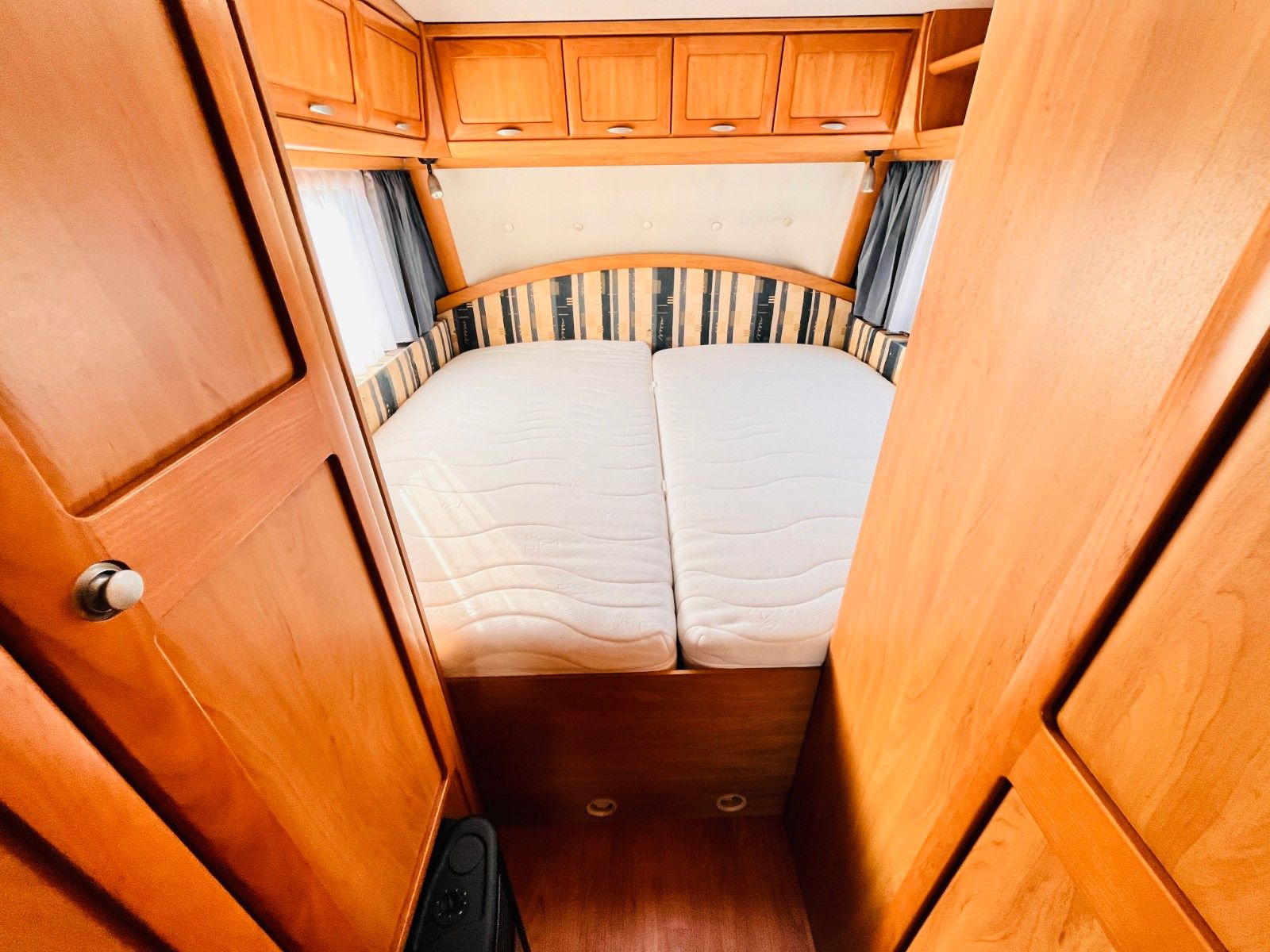 Fahrzeugabbildung HYMER / ERIBA / HYMERCAR NOVA 620 DUSCHE RUNDSITZGRUPPE